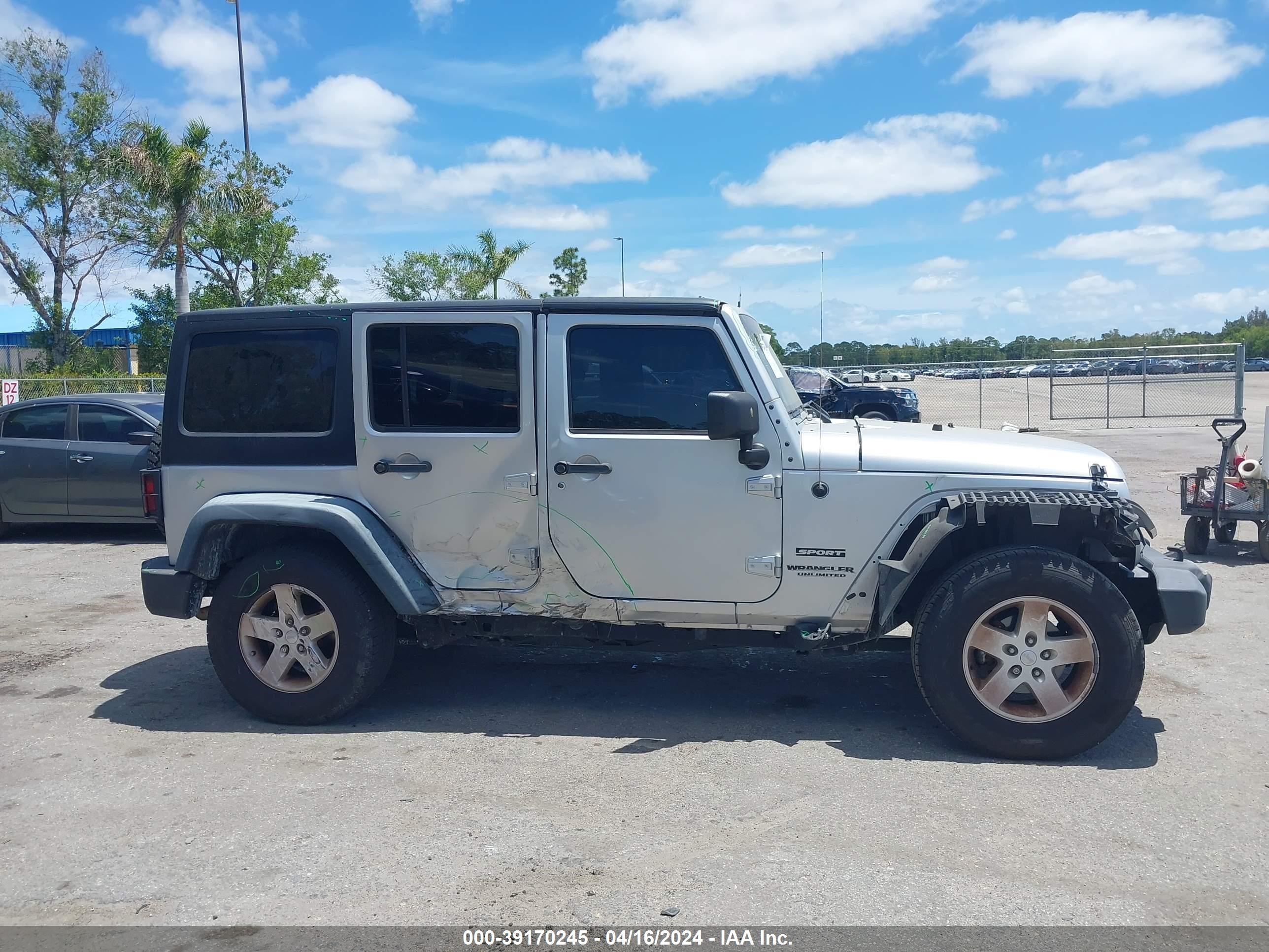 2012 Jeep Wrangler Unlimited Sport vin: 1C4BJWDG2CL218279