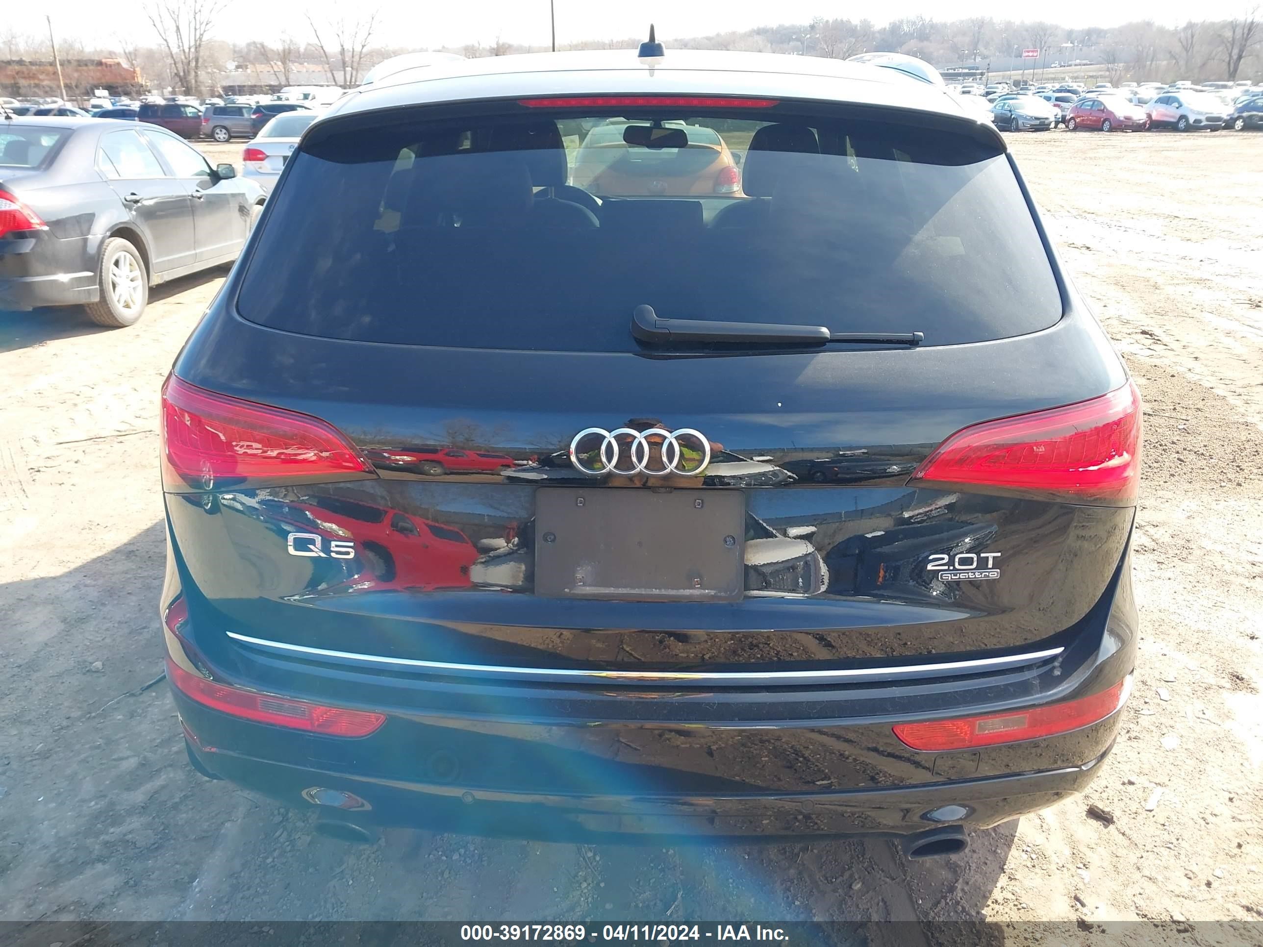 2016 Audi Q5 2.0T Premium vin: WA1L2AFPXGA092511