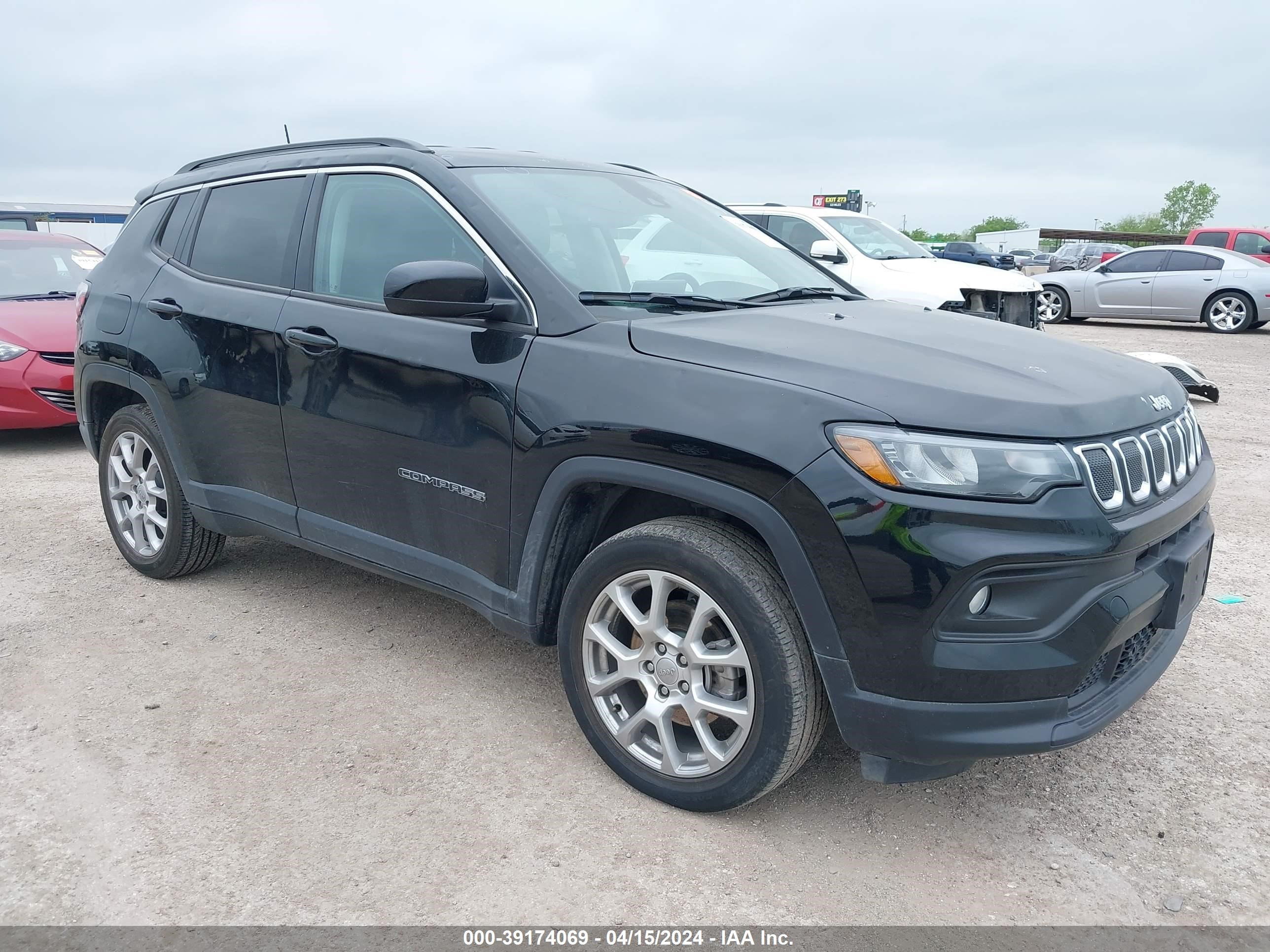 2022 Jeep Compass Latitude Lux 4X4 vin: 3C4NJDFB4NT194111