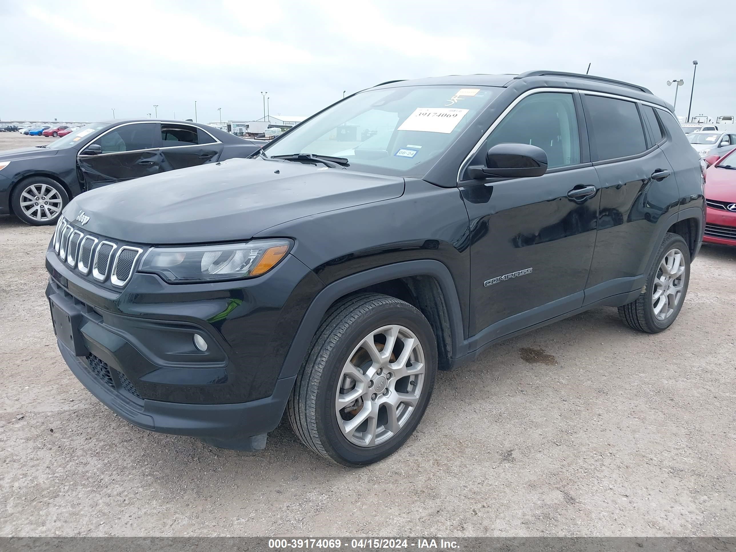 2022 Jeep Compass Latitude Lux 4X4 vin: 3C4NJDFB4NT194111