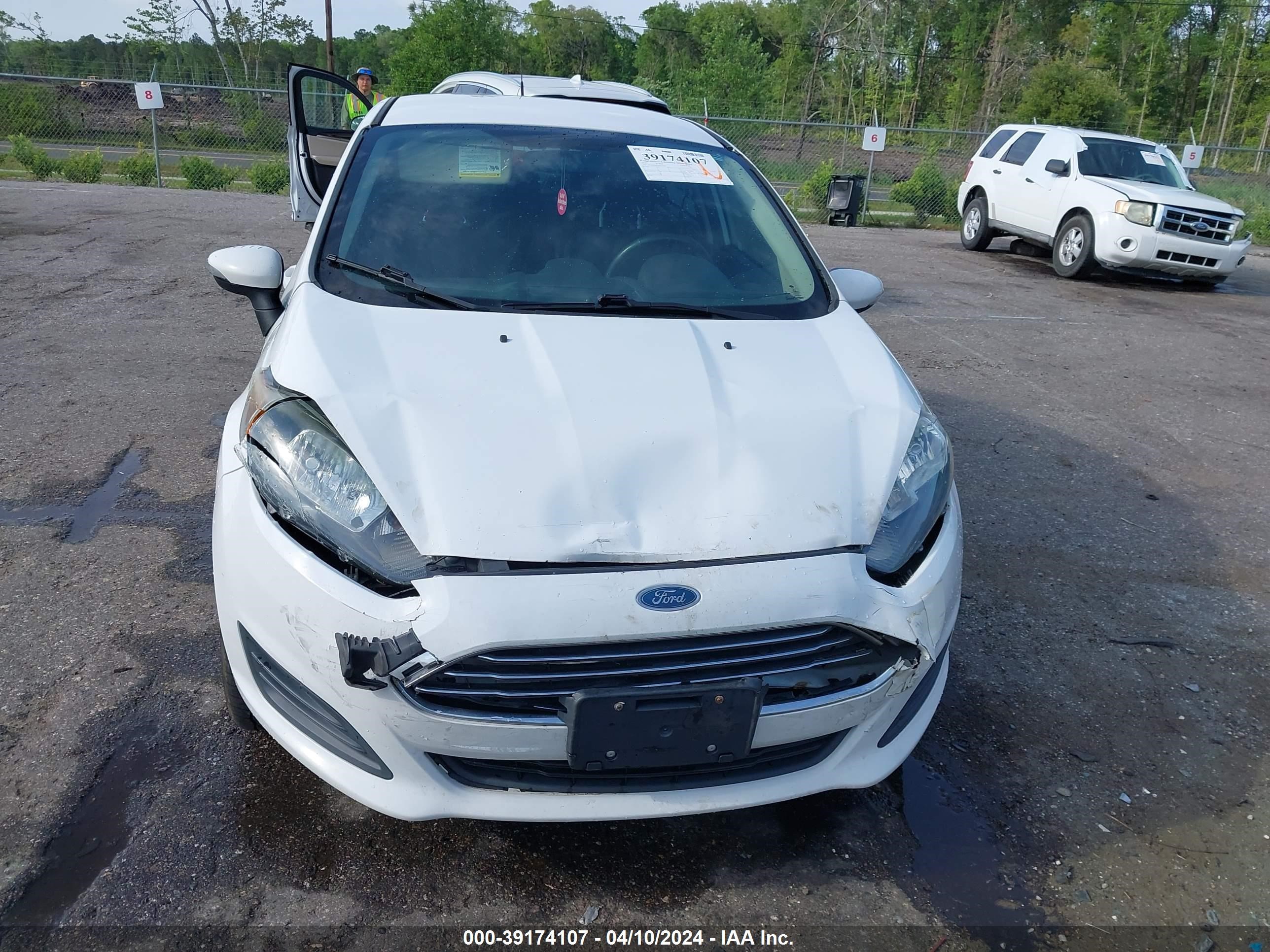 2016 Ford Fiesta Se vin: 3FADP4BJ3GM142463