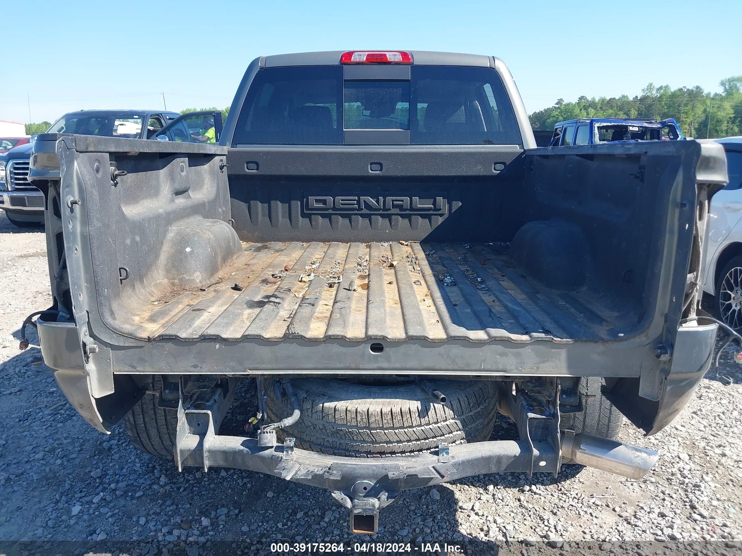 2018 GMC Sierra 1500 Denali vin: 3GTU2PEJ6JG199526