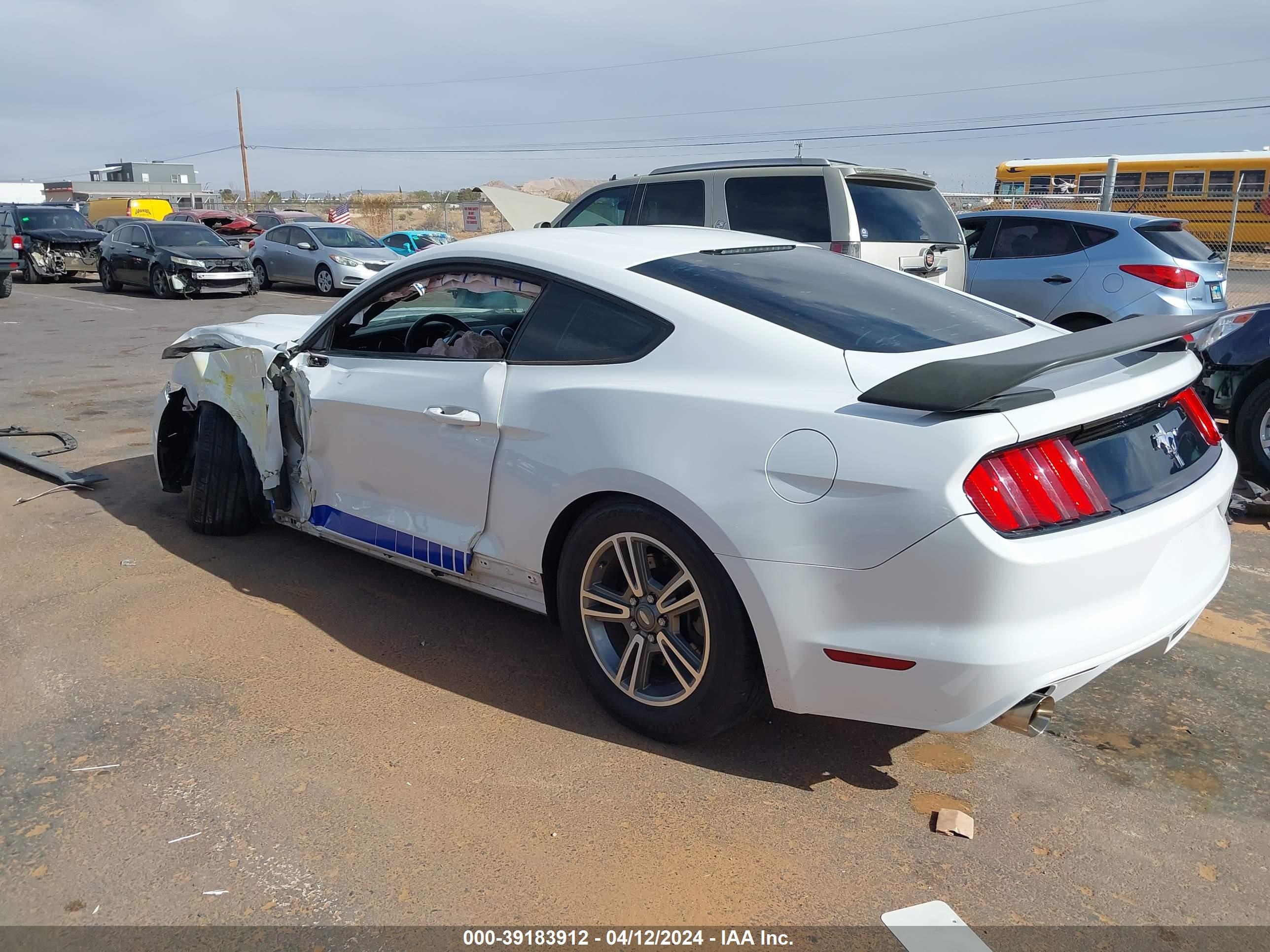 2016 Ford Mustang V6 vin: 1FA6P8AM6G5252151