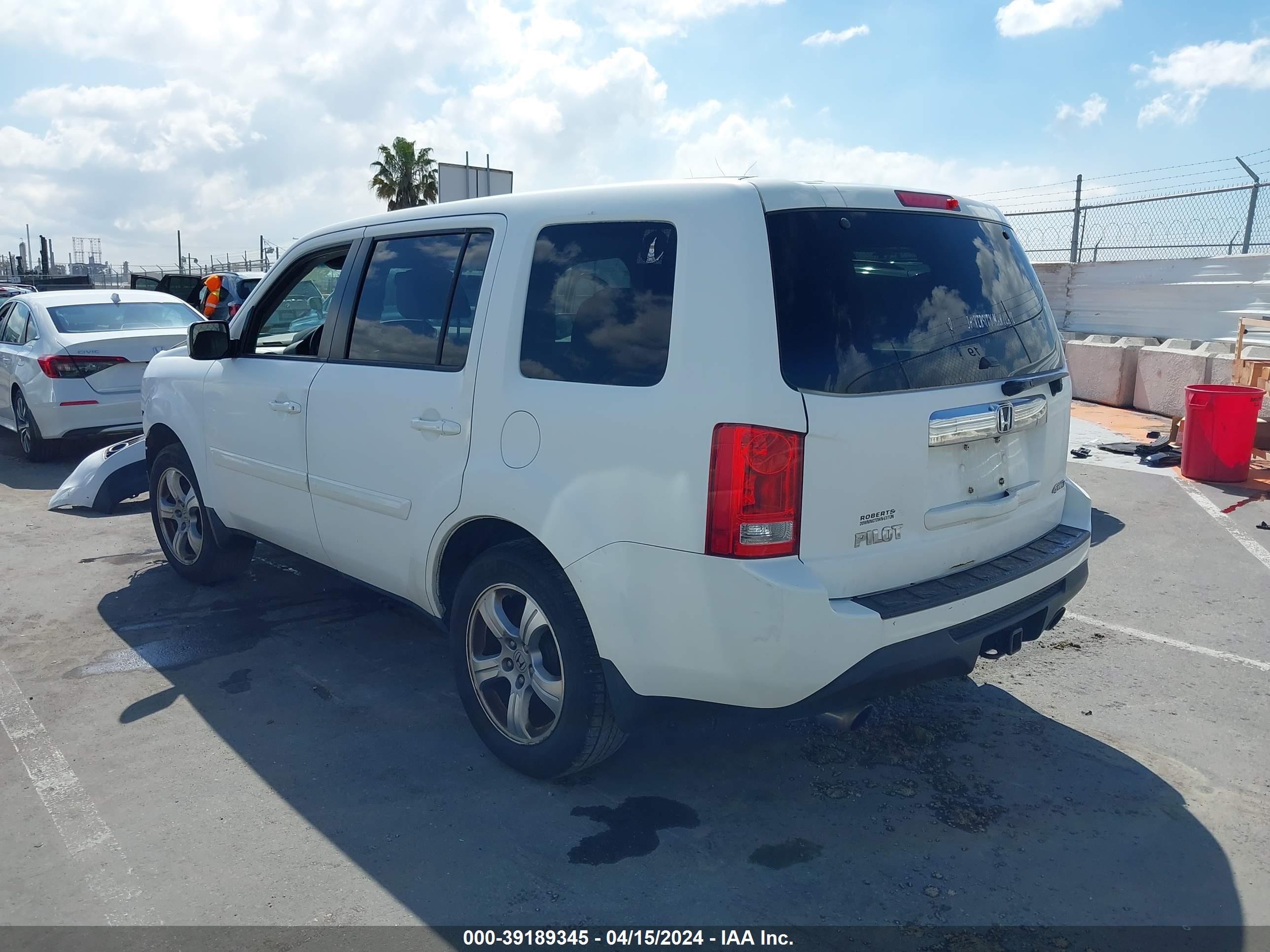 2015 Honda Pilot Ex-L vin: 5FNYF4H52FB023427