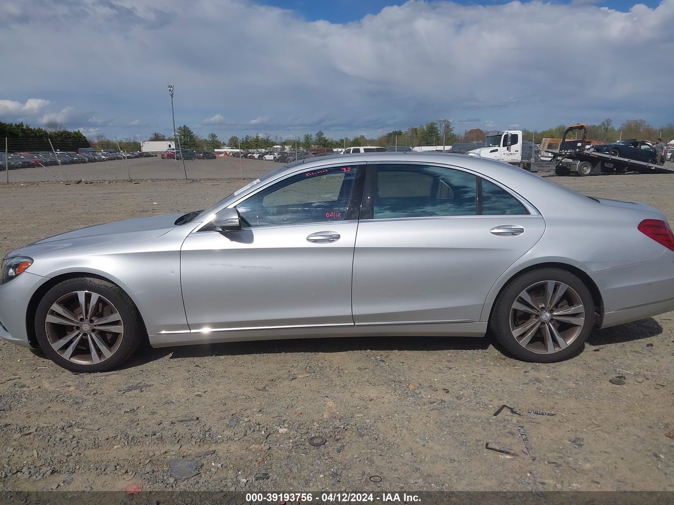 2015 Mercedes-Benz S 550 4Matic vin: WDDUG8FB5FA145239