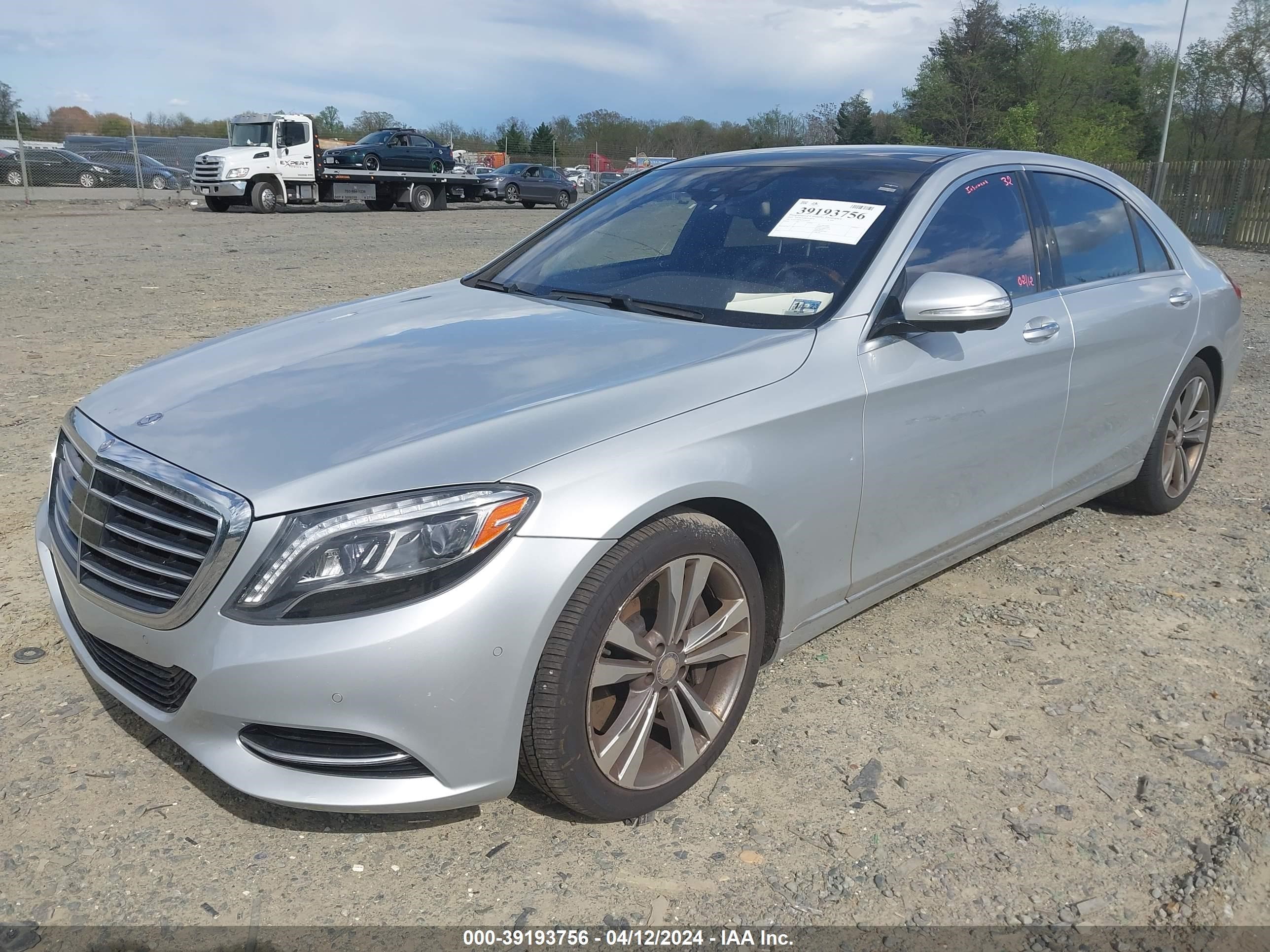 2015 Mercedes-Benz S 550 4Matic vin: WDDUG8FB5FA145239