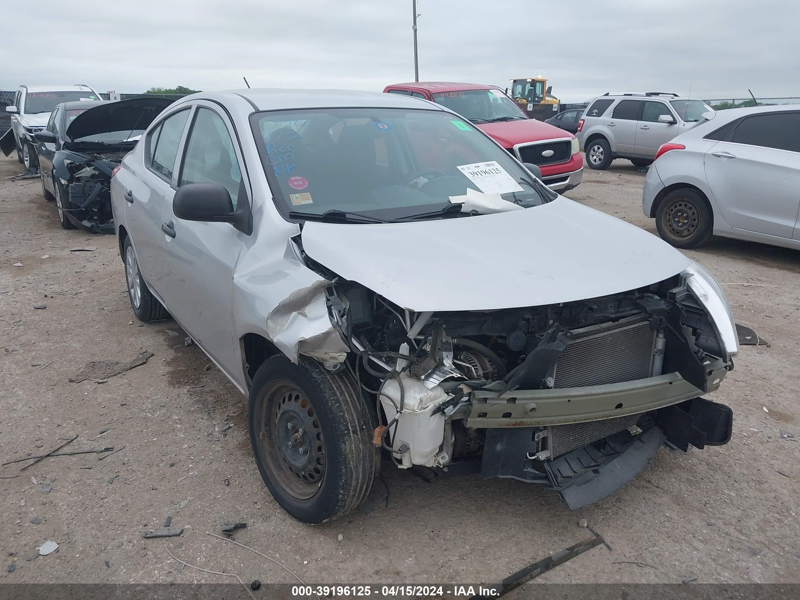 2015 Nissan Versa 1.6 S vin: 3N1CN7AP1FL923105