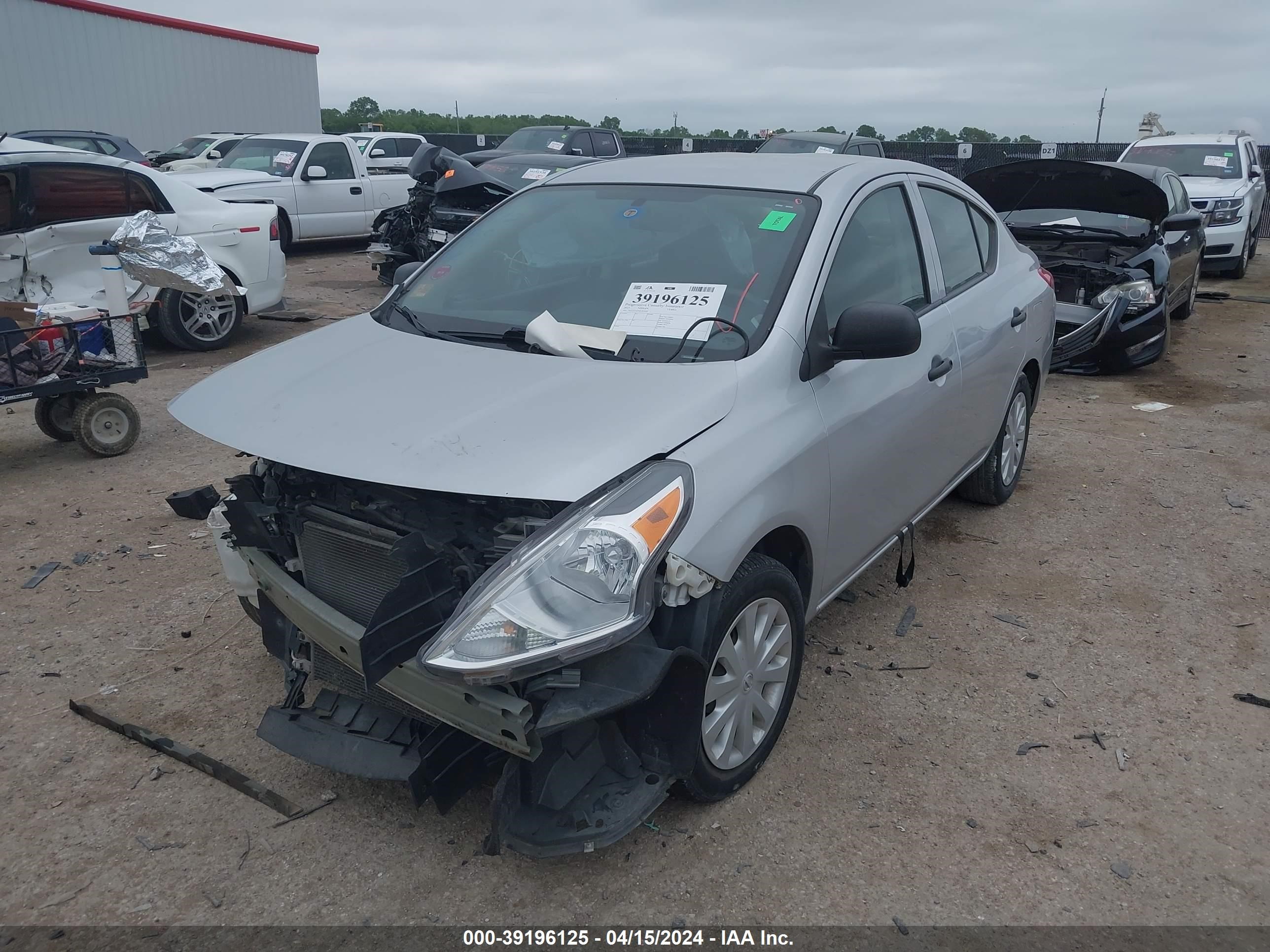 2015 Nissan Versa 1.6 S vin: 3N1CN7AP1FL923105