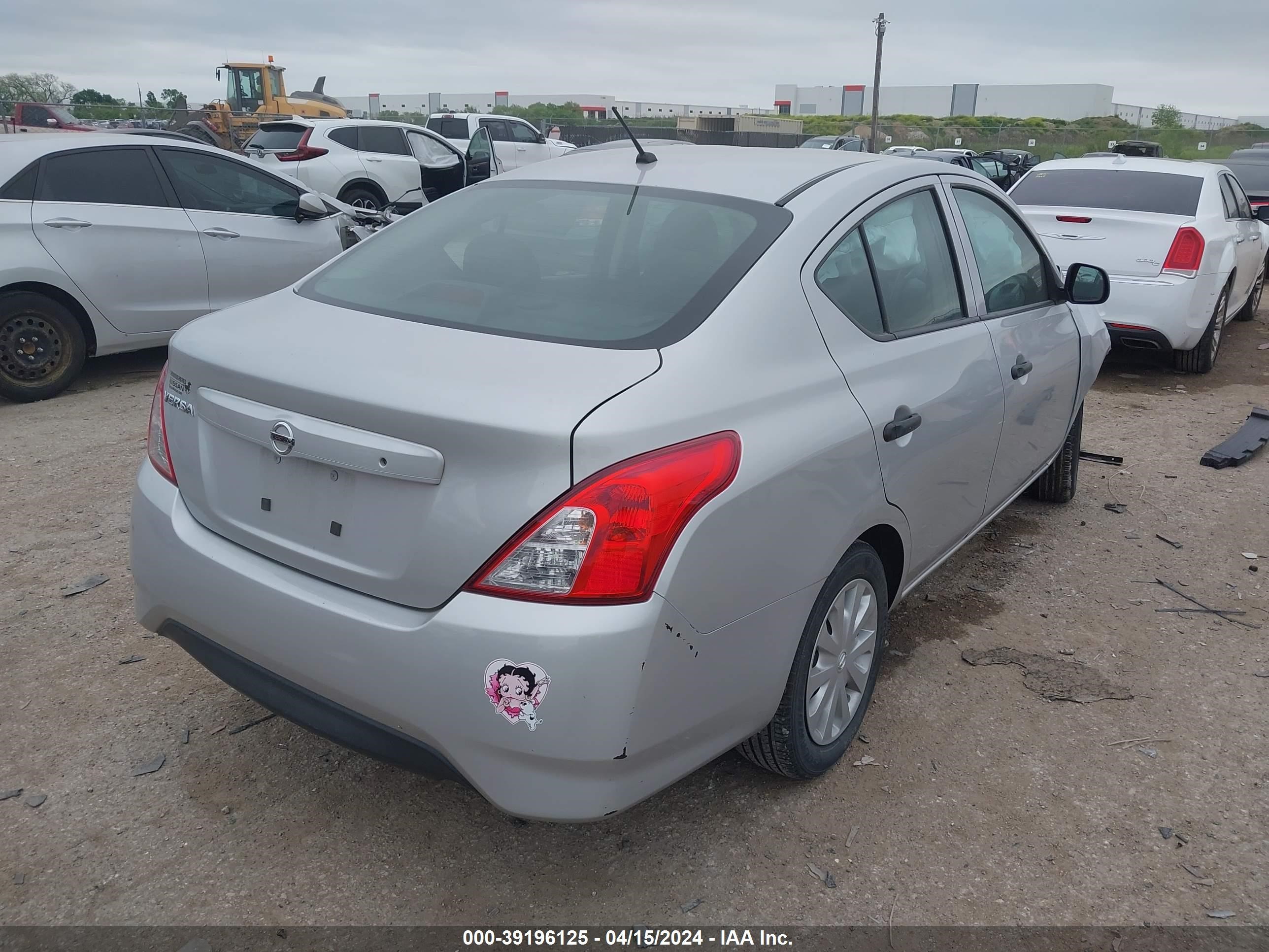 2015 Nissan Versa 1.6 S vin: 3N1CN7AP1FL923105