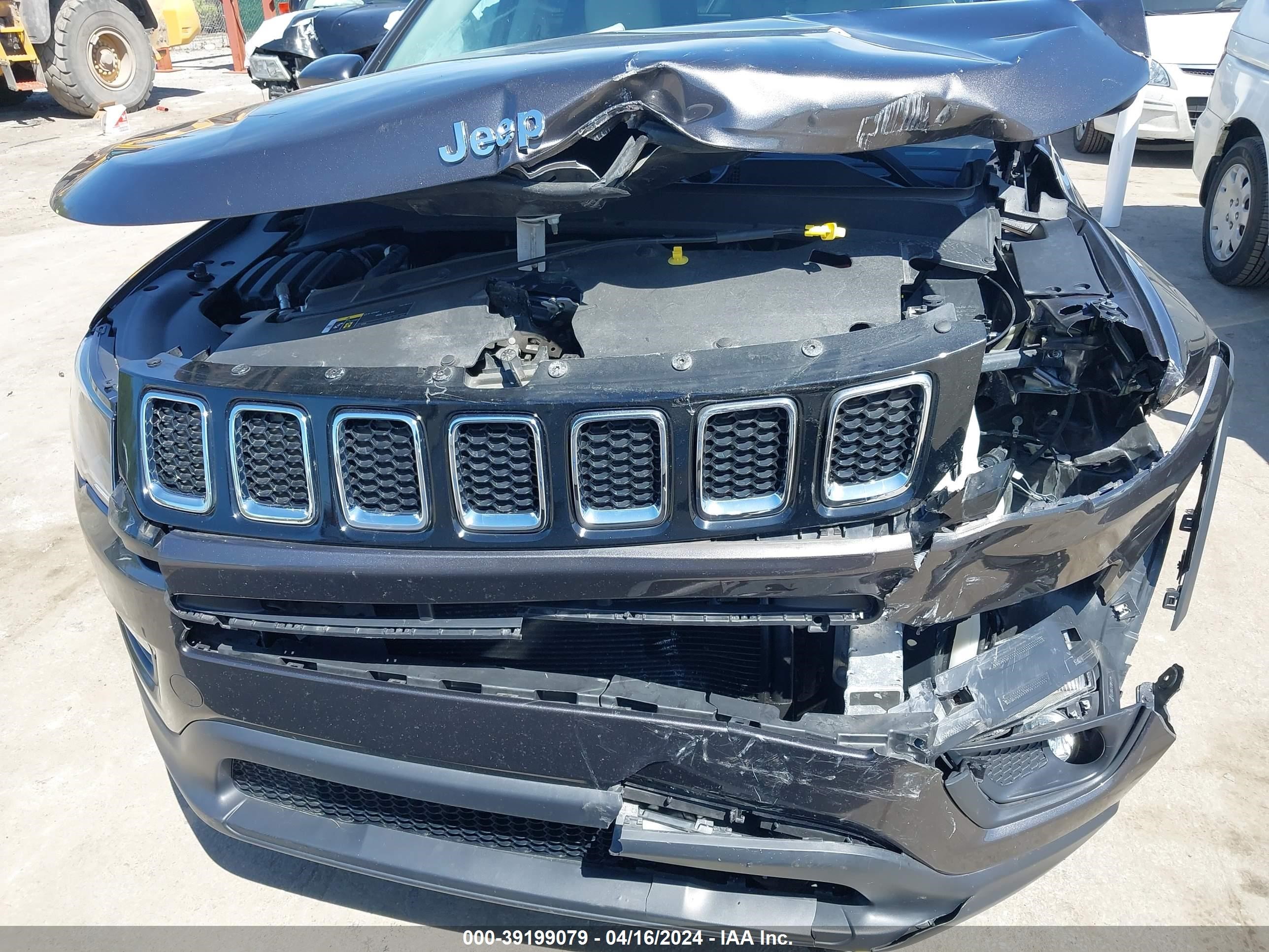 2019 Jeep Compass Latitude 4X4 vin: 3C4NJDBB0KT628686