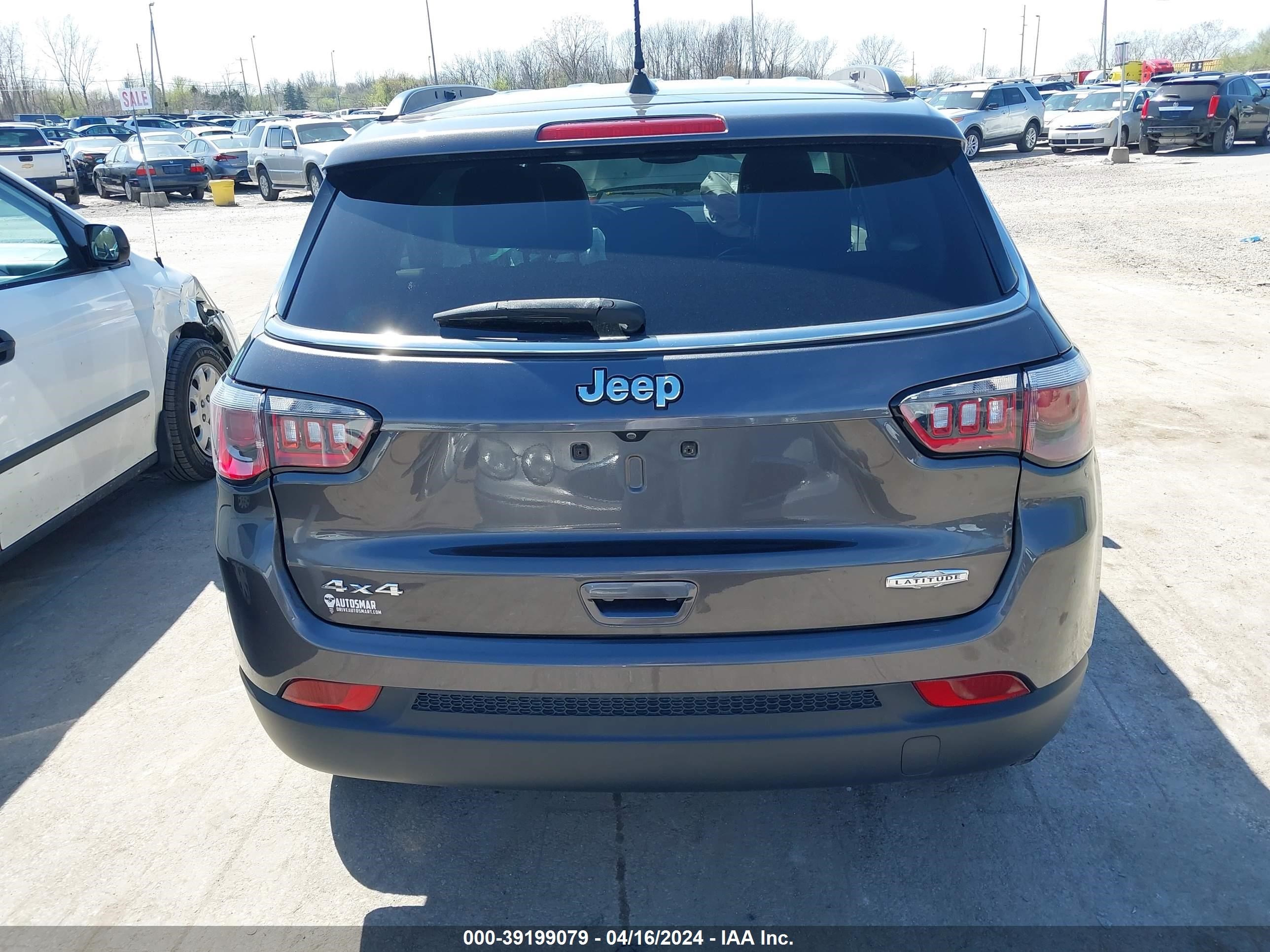 2019 Jeep Compass Latitude 4X4 vin: 3C4NJDBB0KT628686