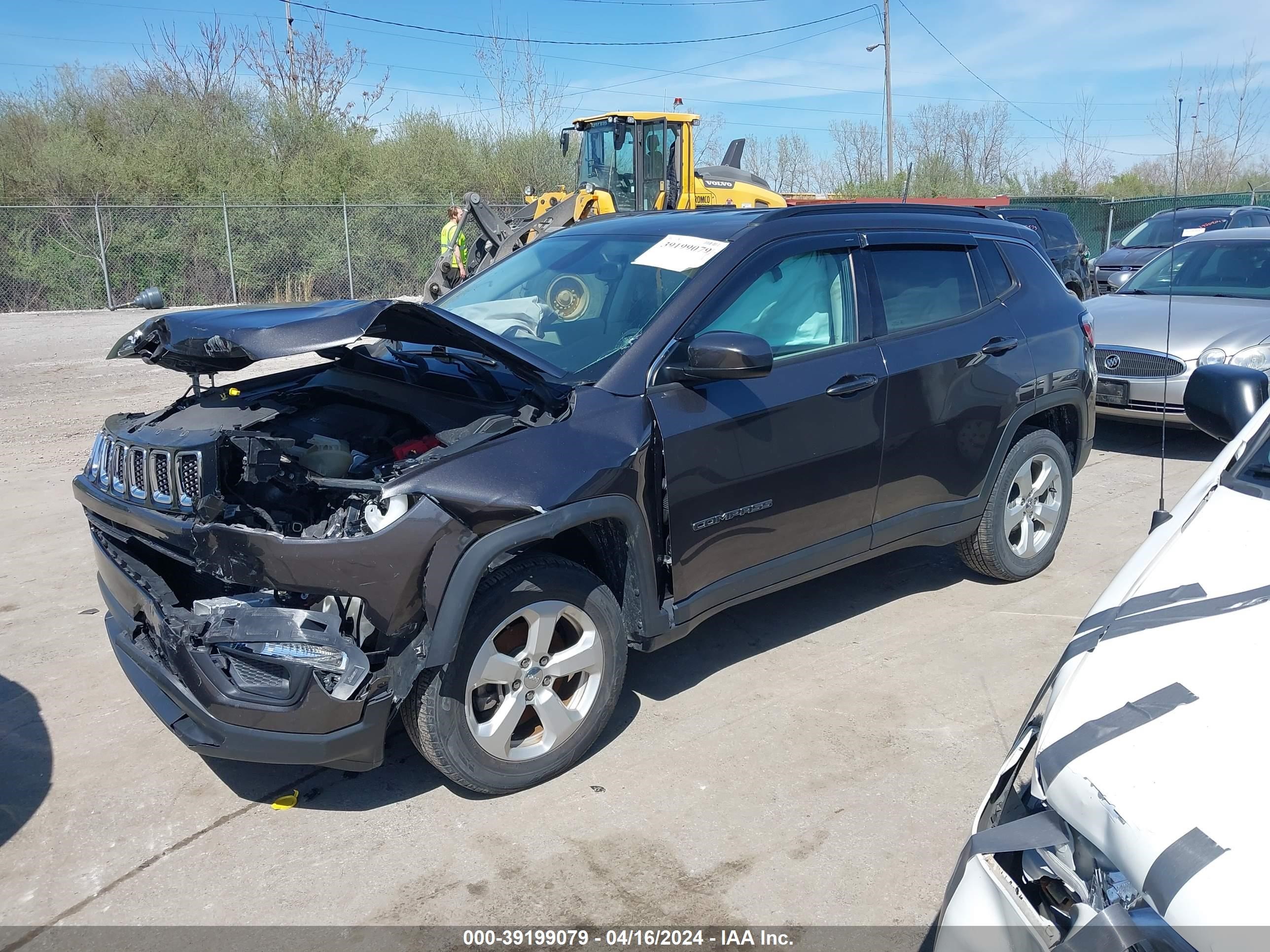 2019 Jeep Compass Latitude 4X4 vin: 3C4NJDBB0KT628686