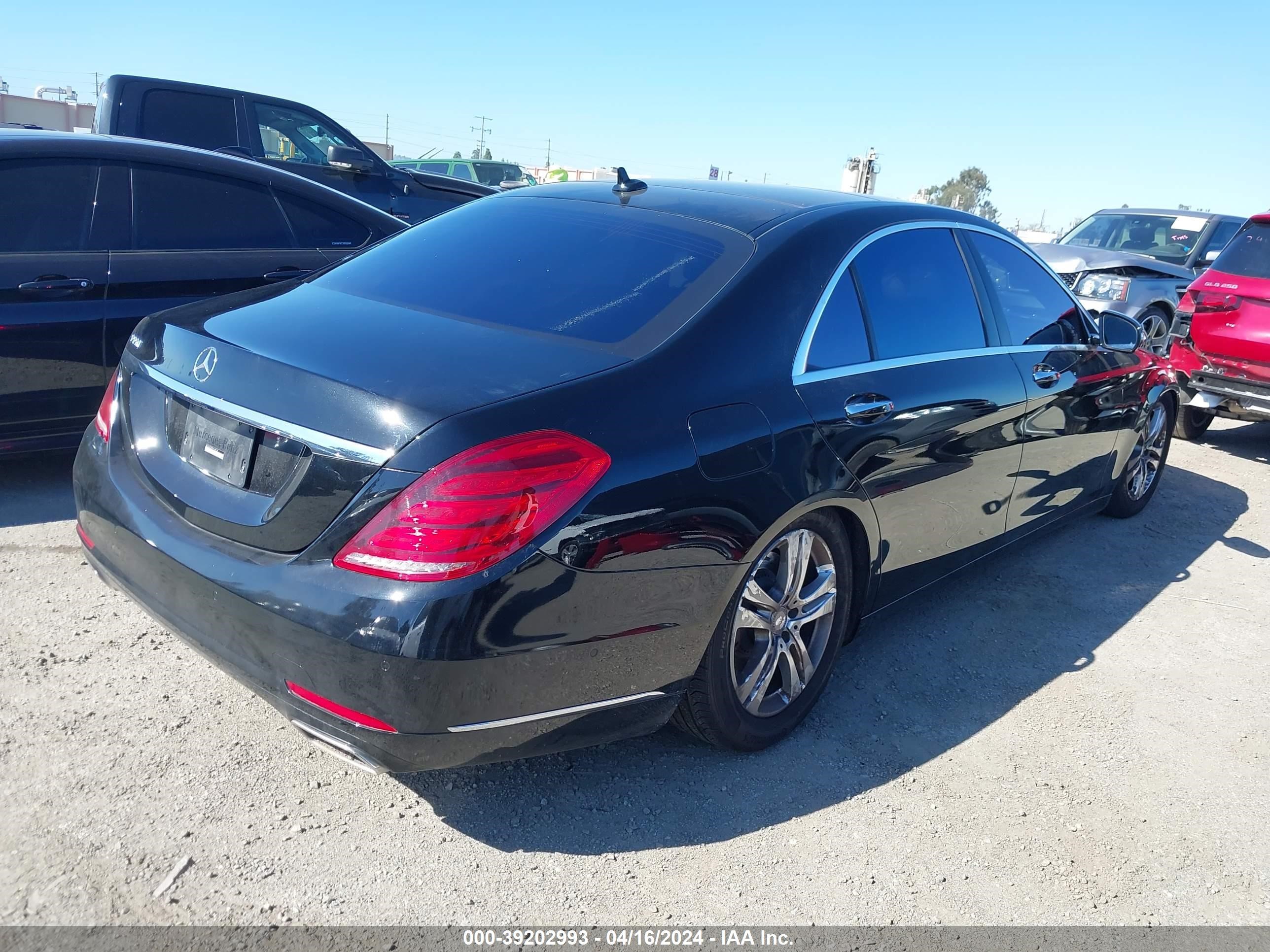 2015 Mercedes-Benz S 550 vin: WDDUG8CB9FA188129