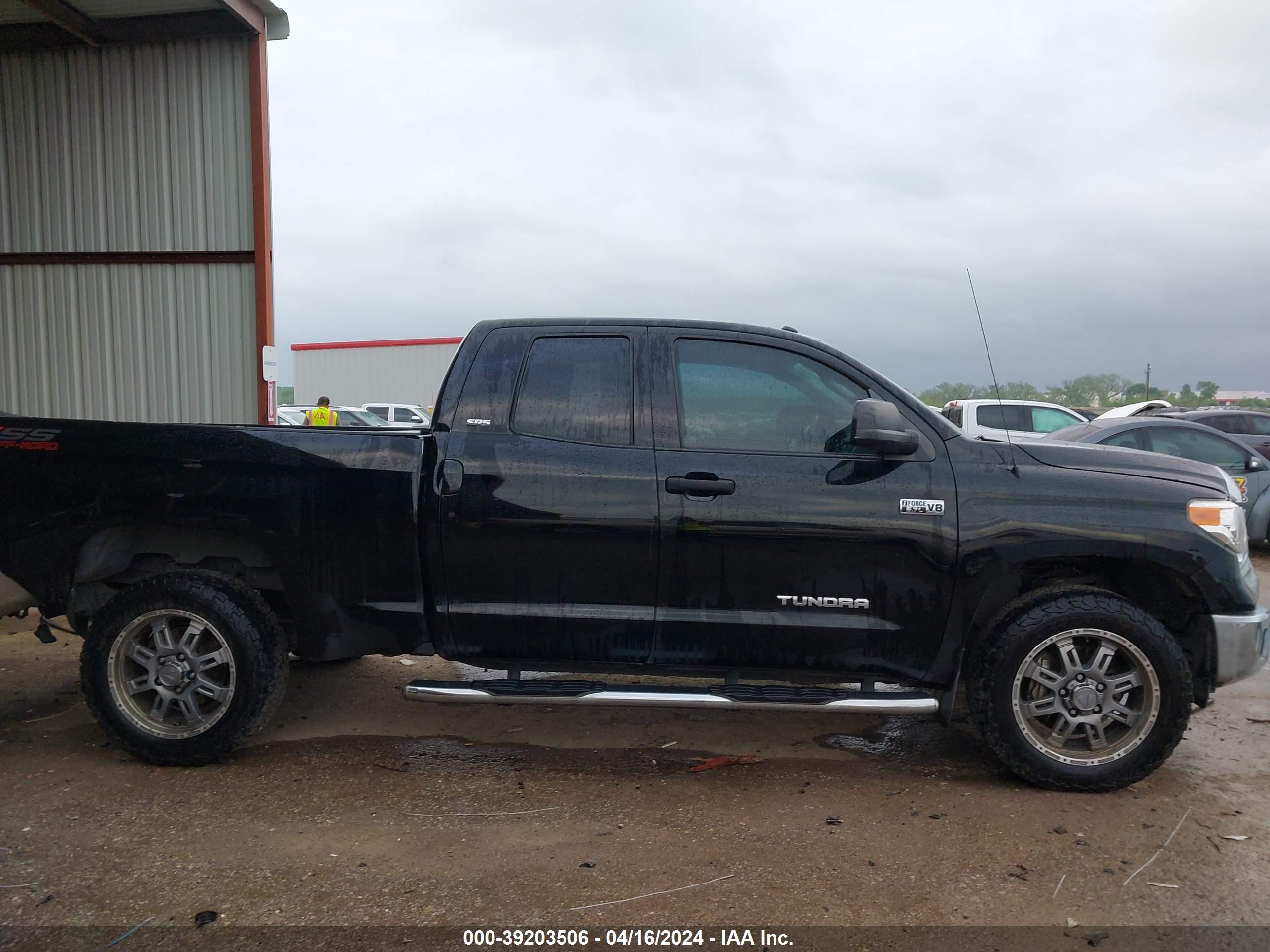 2016 Toyota Tundra Sr5 5.7L V8 vin: 5TFUW5F10GX562902