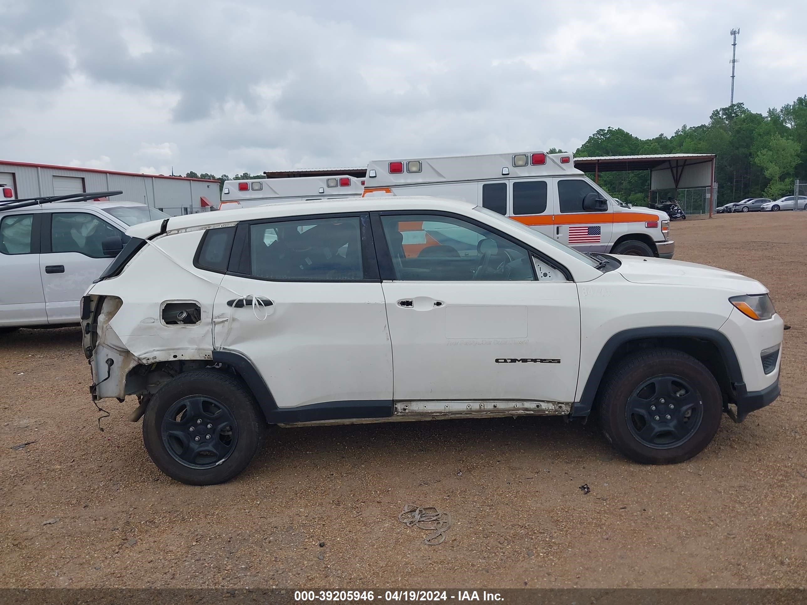 2018 Jeep Compass Sport Fwd vin: 3C4NJCAB6JT326894