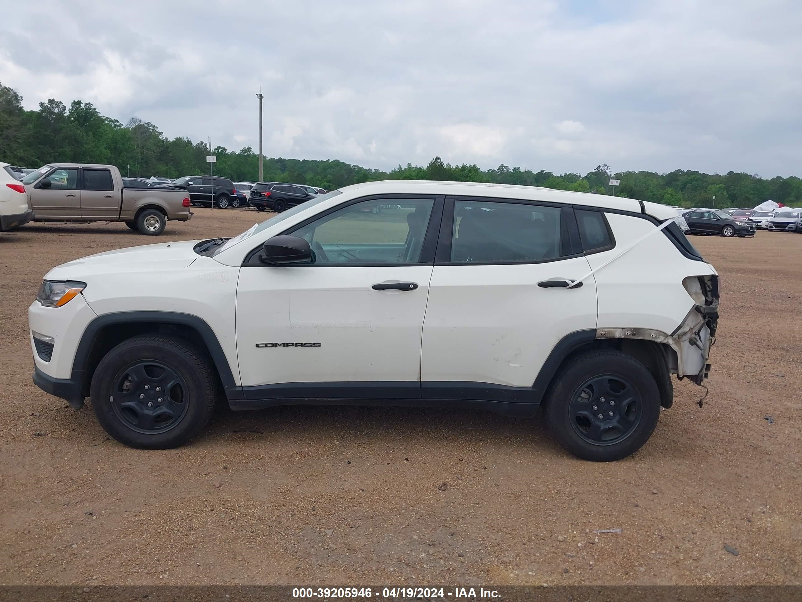 2018 Jeep Compass Sport Fwd vin: 3C4NJCAB6JT326894