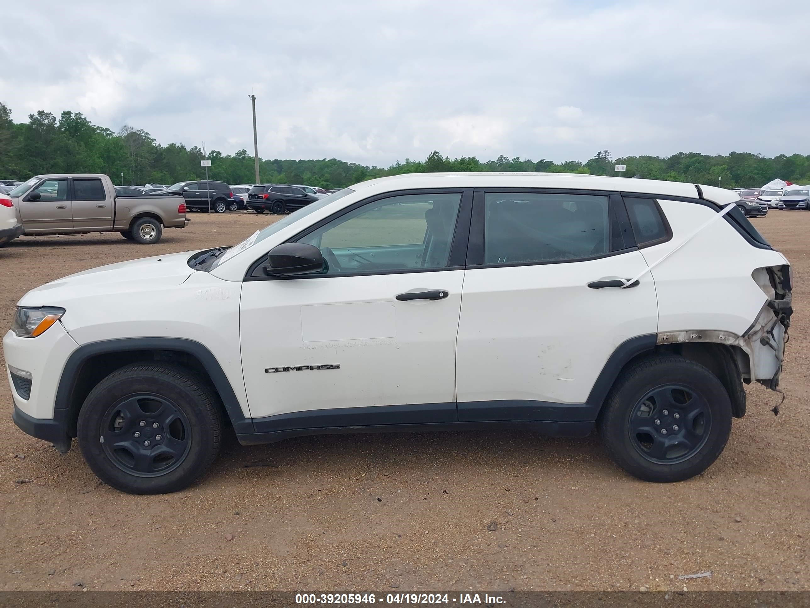 2018 Jeep Compass Sport Fwd vin: 3C4NJCAB6JT326894