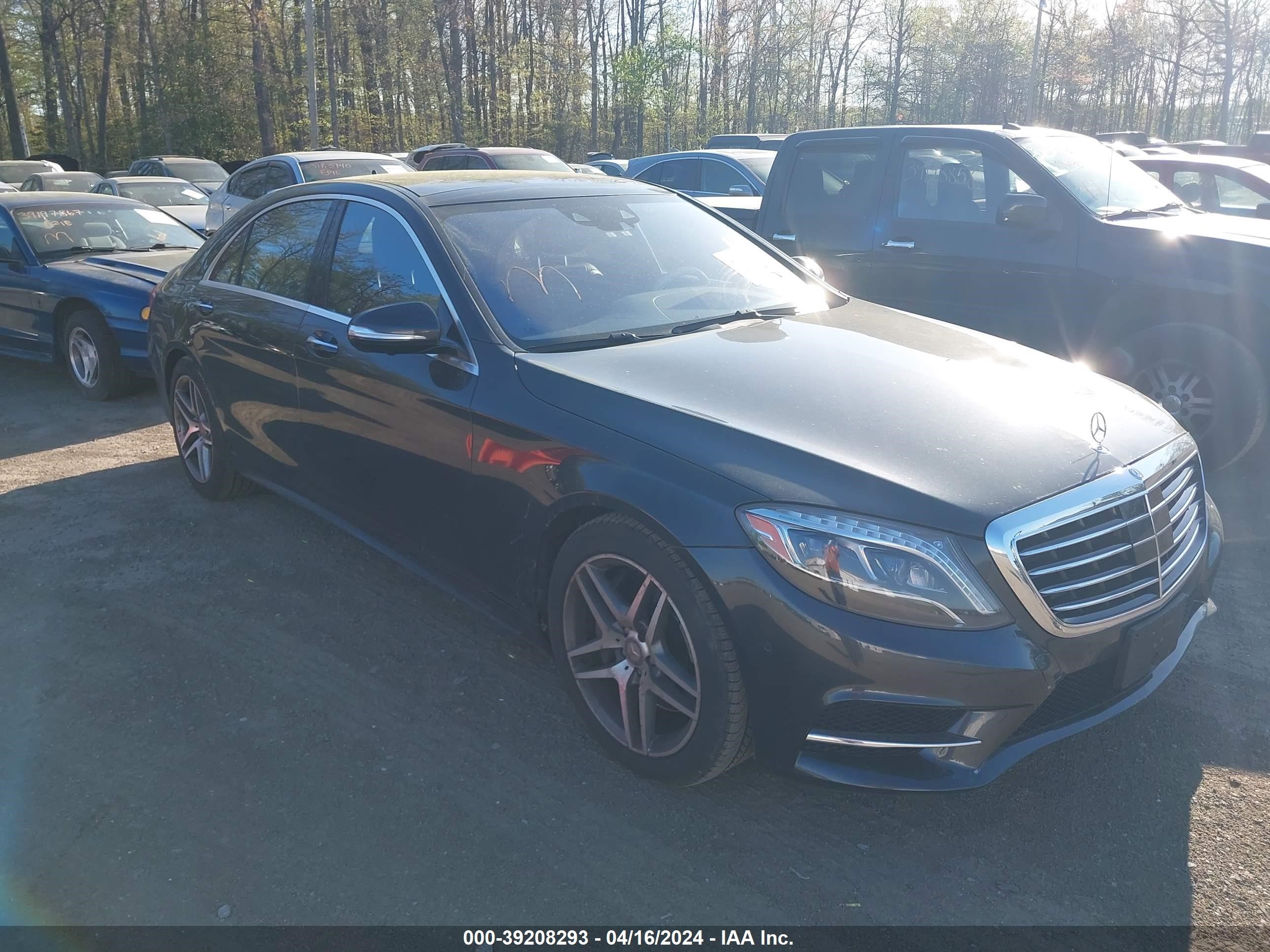 2016 Mercedes-Benz S 550 4Matic vin: WDDUG8FB5GA229255