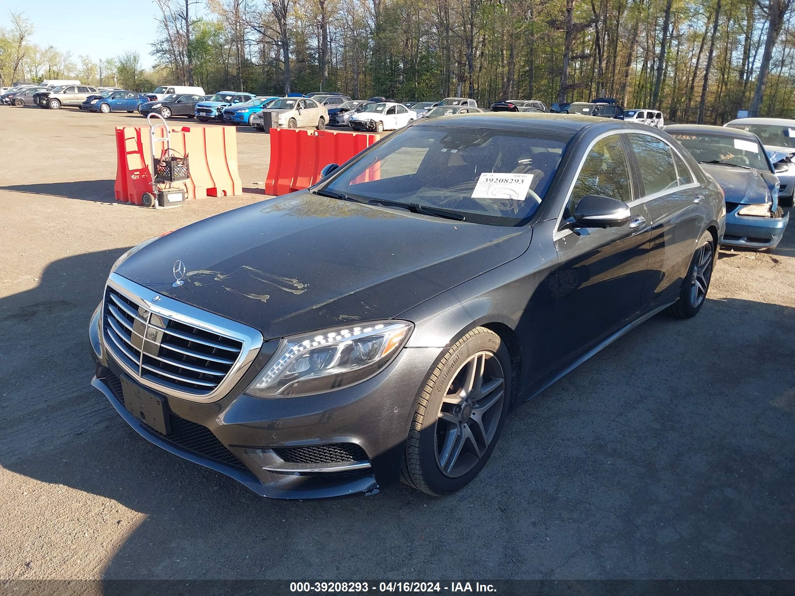 2016 Mercedes-Benz S 550 4Matic vin: WDDUG8FB5GA229255