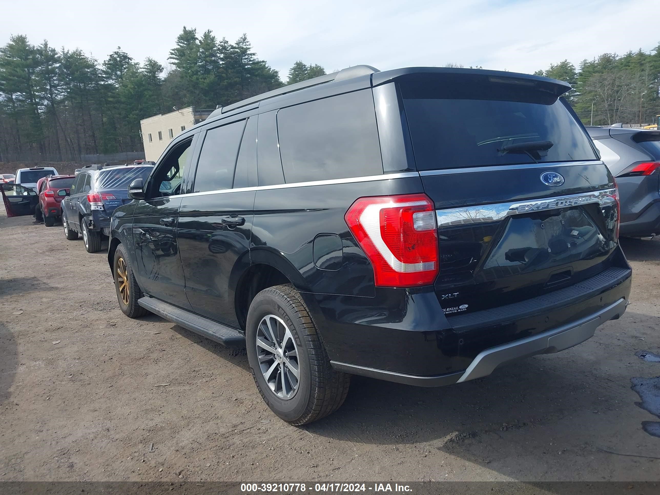 2018 Ford Expedition Xlt vin: 1FMJU1JT6JEA26836