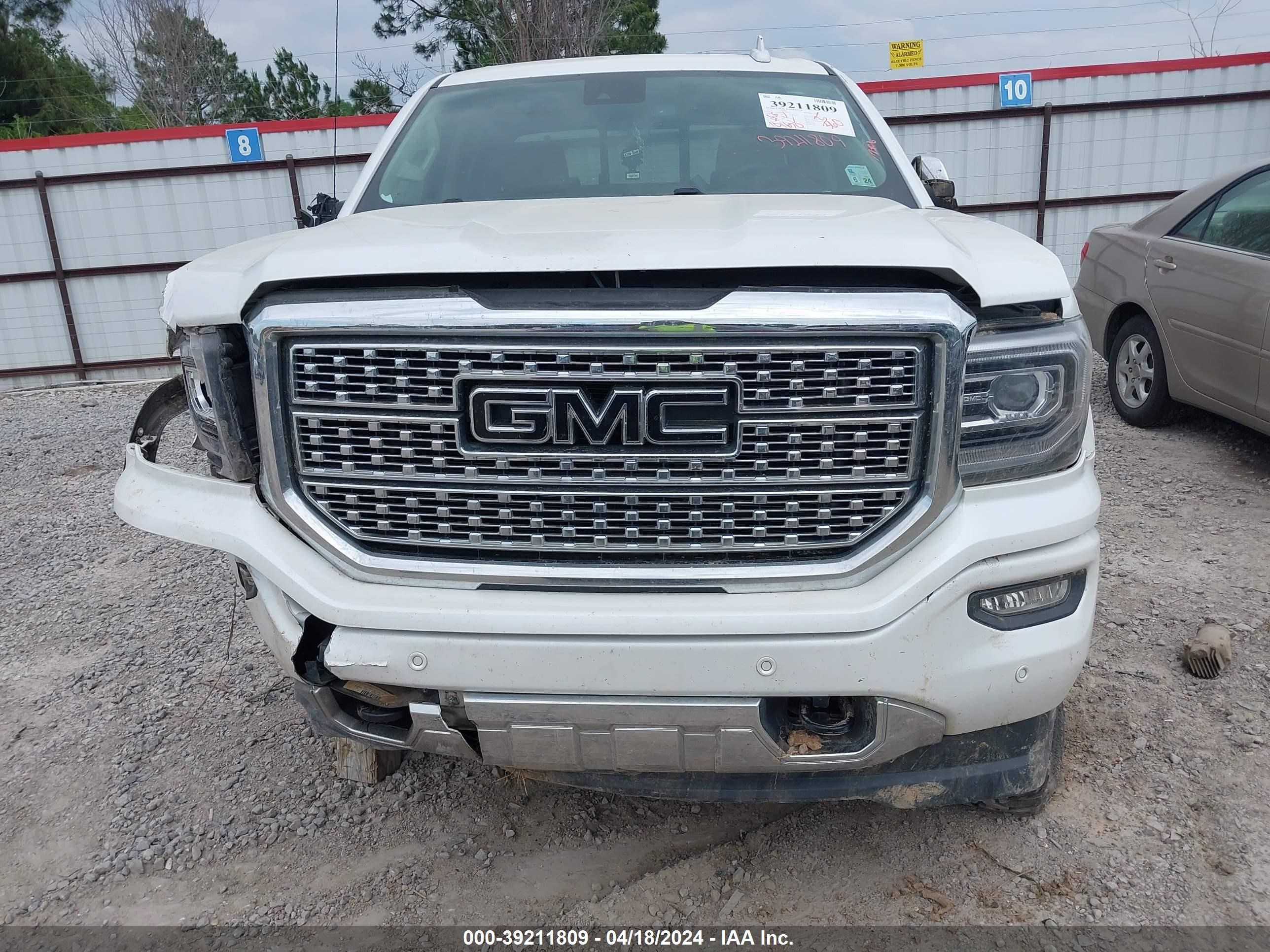 2018 GMC Sierra 1500 Denali vin: 3GTU2PEJ9JG189315