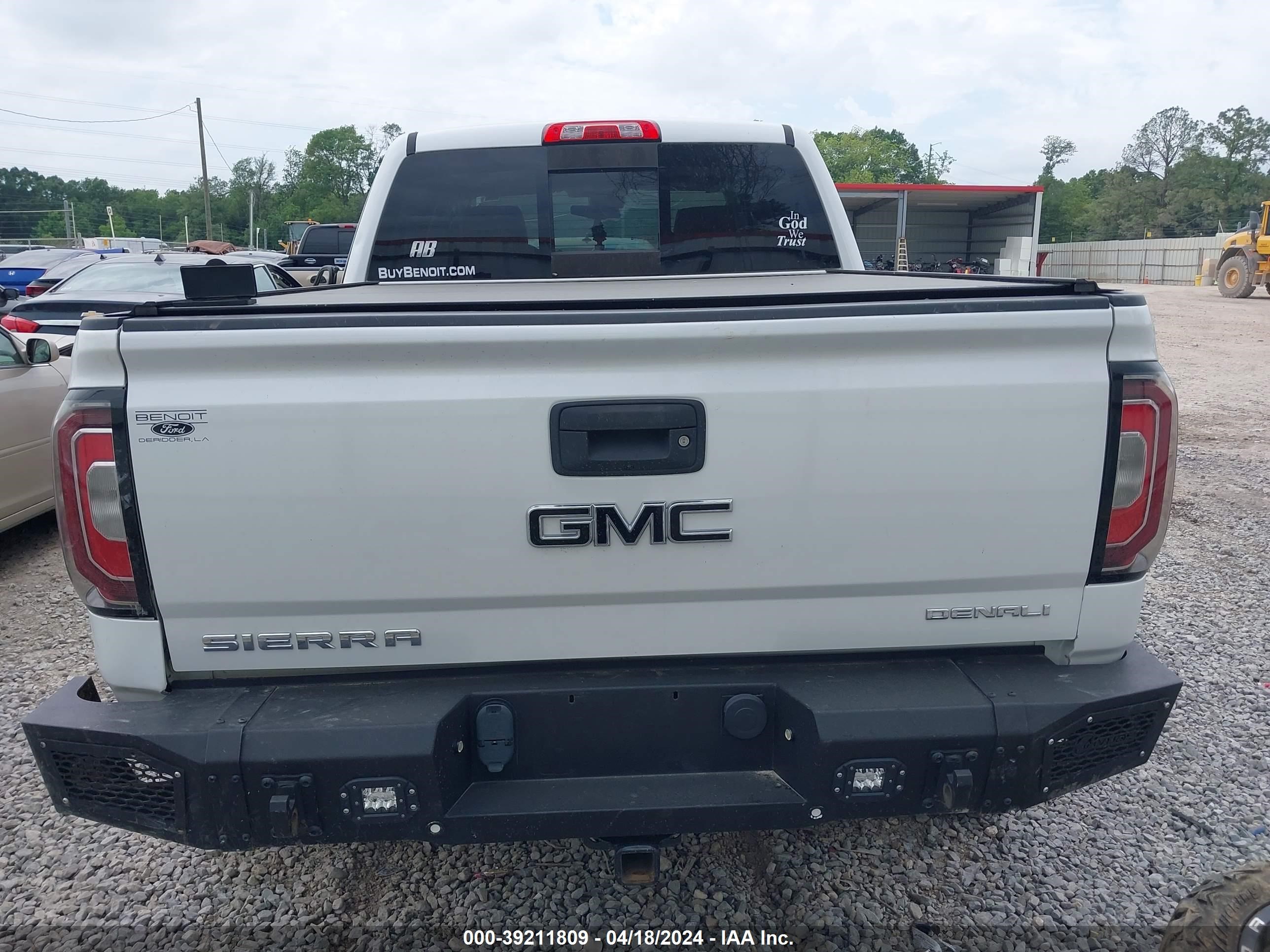 2018 GMC Sierra 1500 Denali vin: 3GTU2PEJ9JG189315