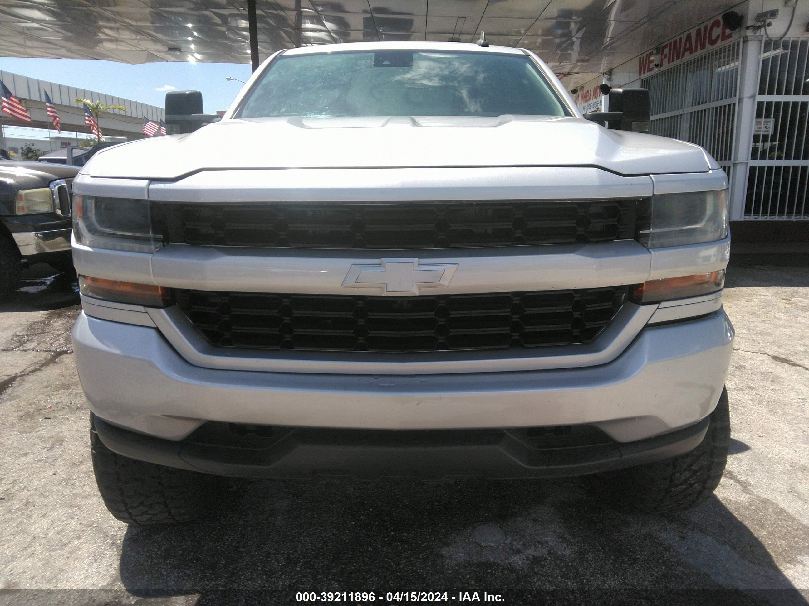 2018 Chevrolet Silverado 1500 1Lt vin: 1GCVKREC9JZ180552