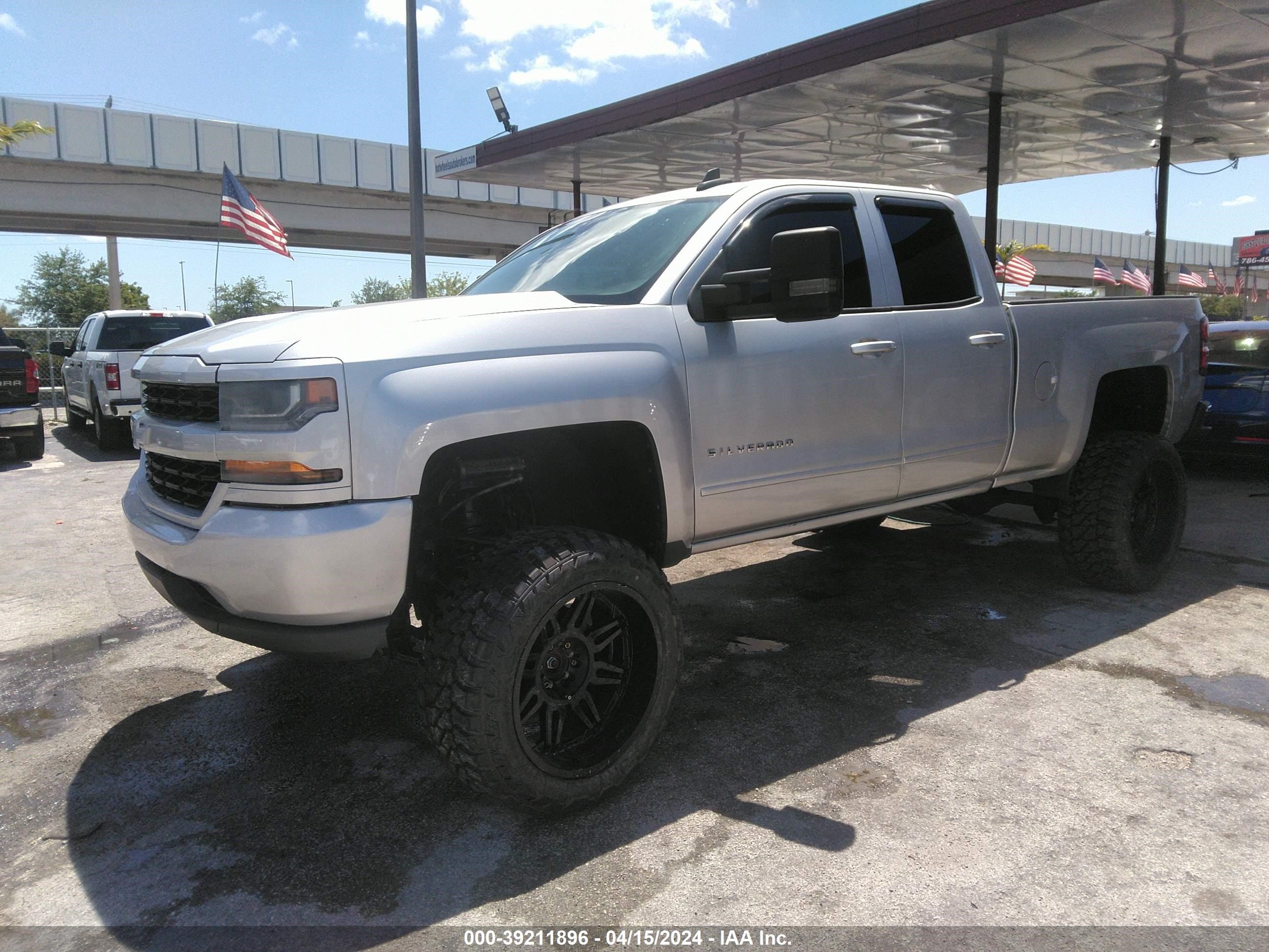 2018 Chevrolet Silverado 1500 1Lt vin: 1GCVKREC9JZ180552