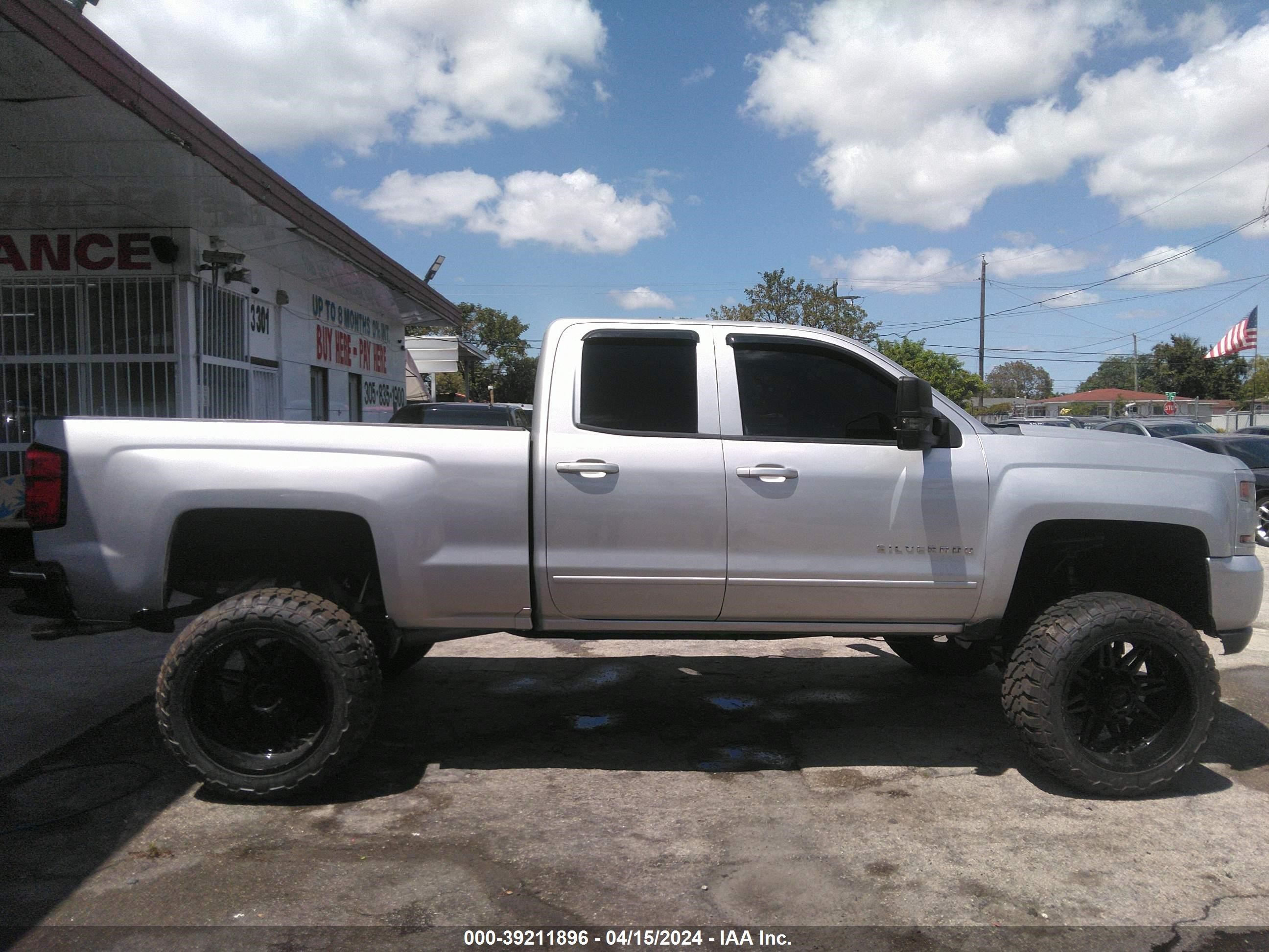 2018 Chevrolet Silverado 1500 1Lt vin: 1GCVKREC9JZ180552