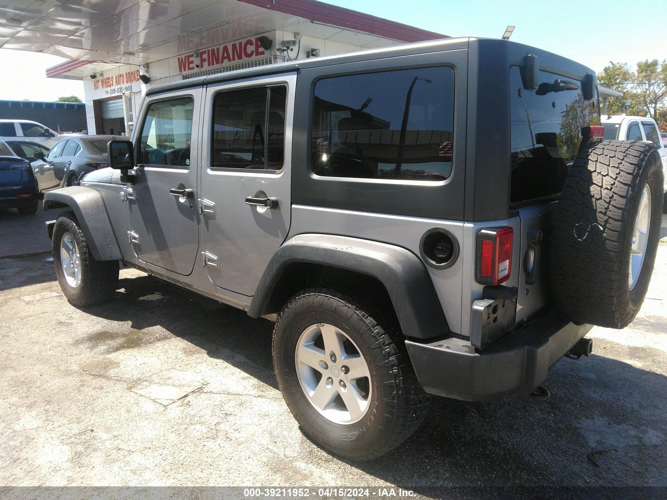 2015 Jeep Wrangler Unlimited Sport vin: 1C4BJWDG5FL676189