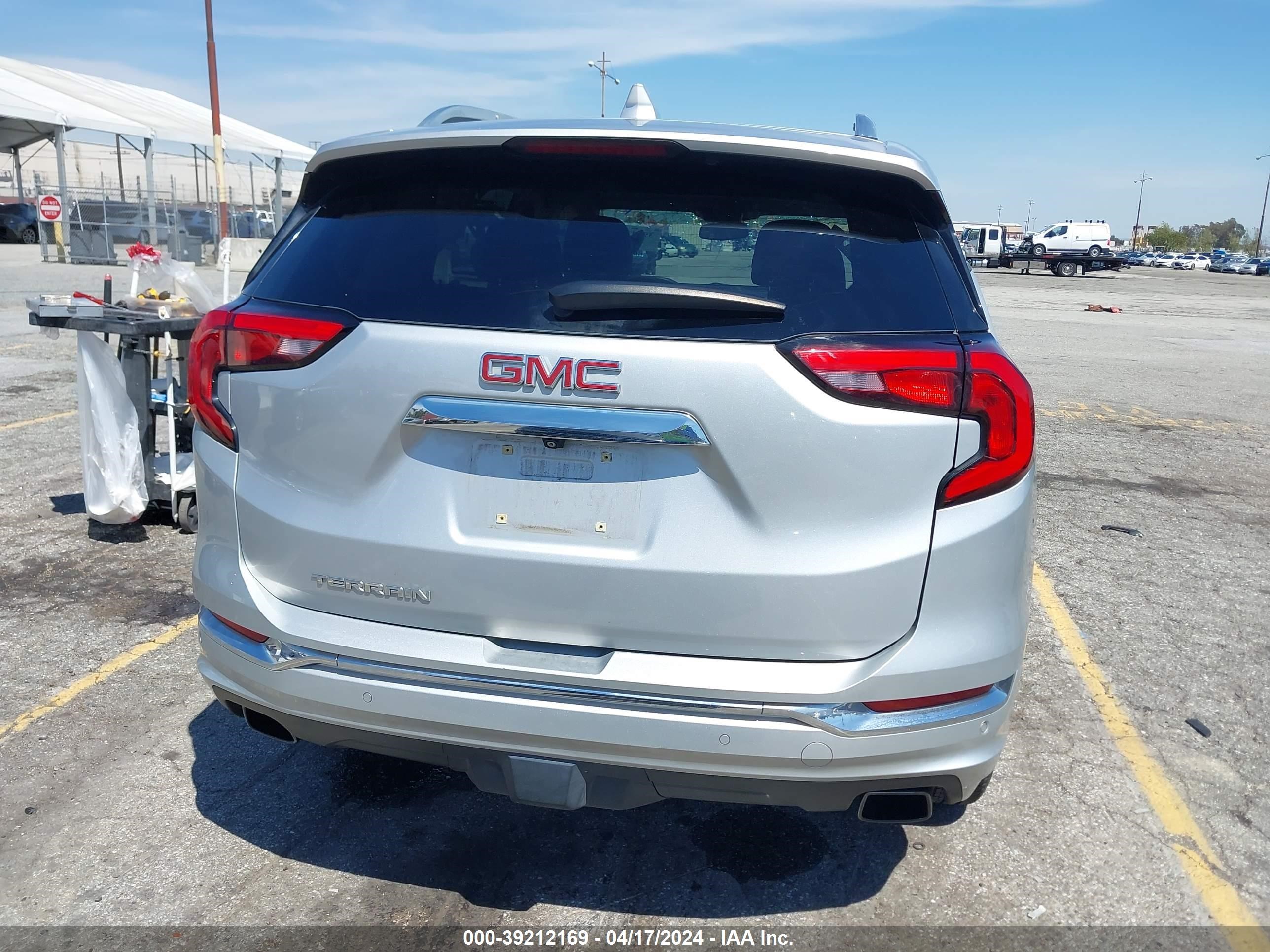 2019 GMC Terrain Denali vin: 3GKALSEX7KL174980