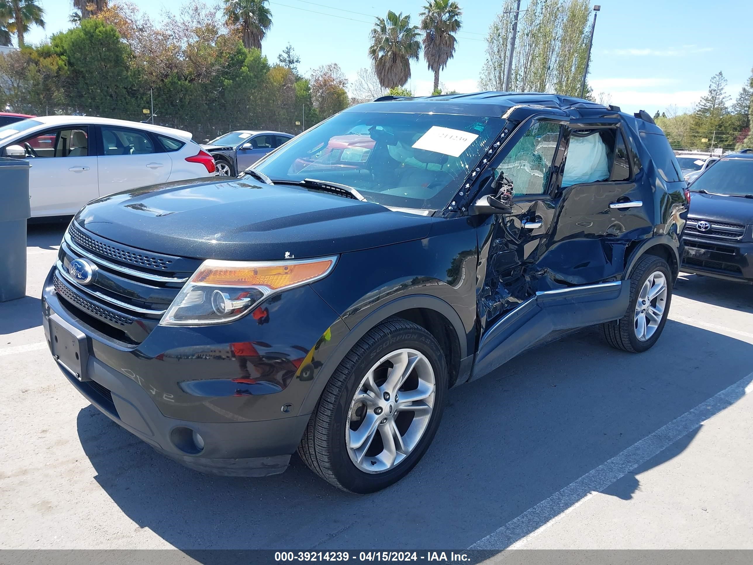 2012 Ford Explorer Limited vin: 1FMHK8F84CGA84419