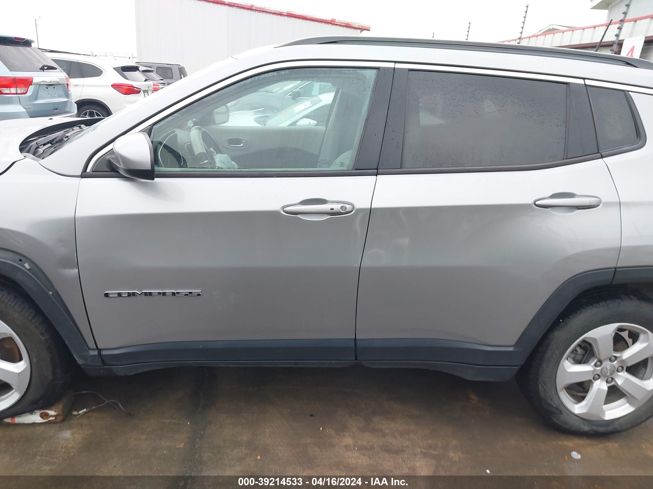 2019 Jeep Compass Latitude Fwd vin: 3C4NJCBB8KT782587