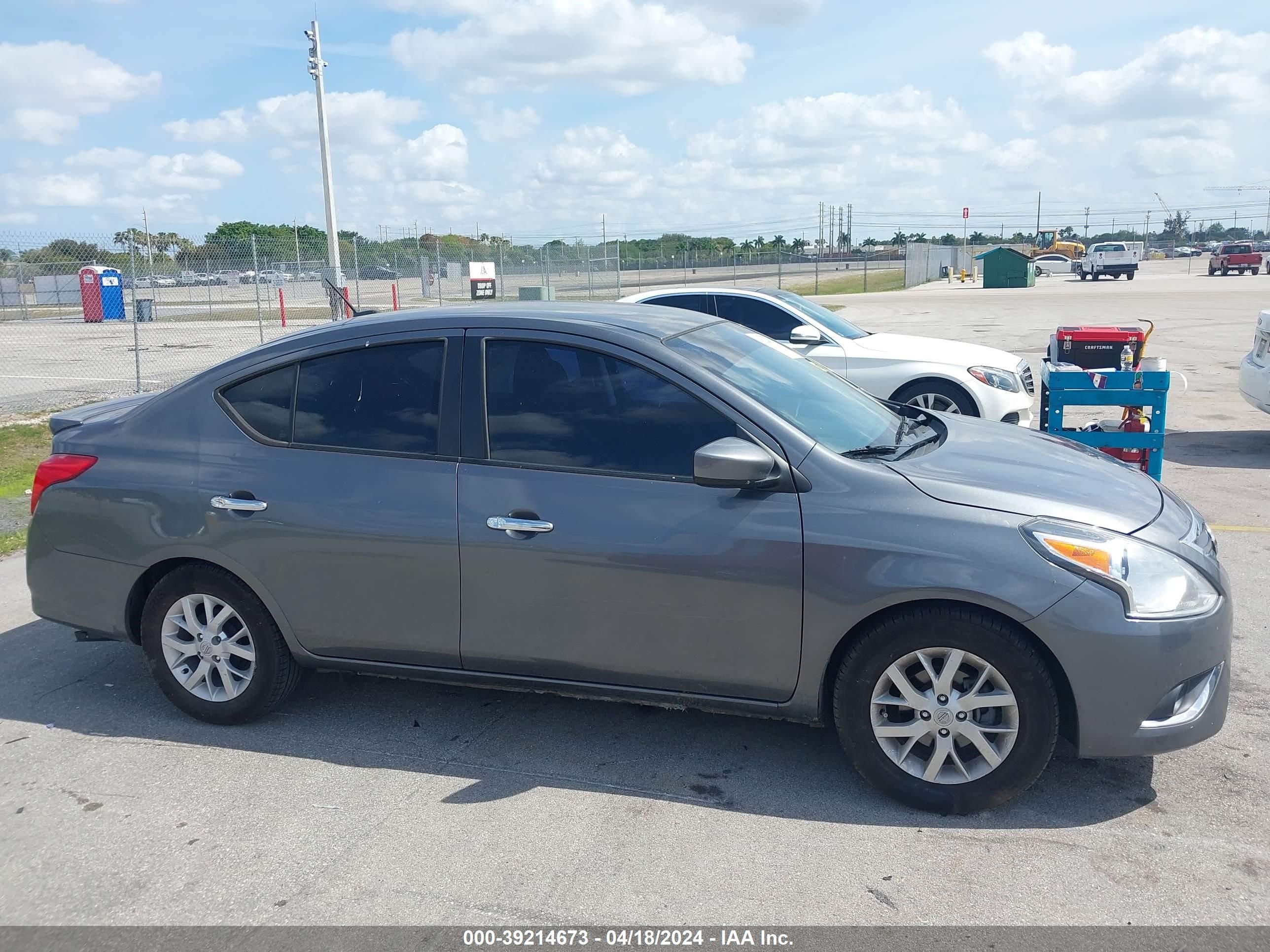 2018 Nissan Versa 1.6 Sv vin: 3N1CN7AP8JL855703