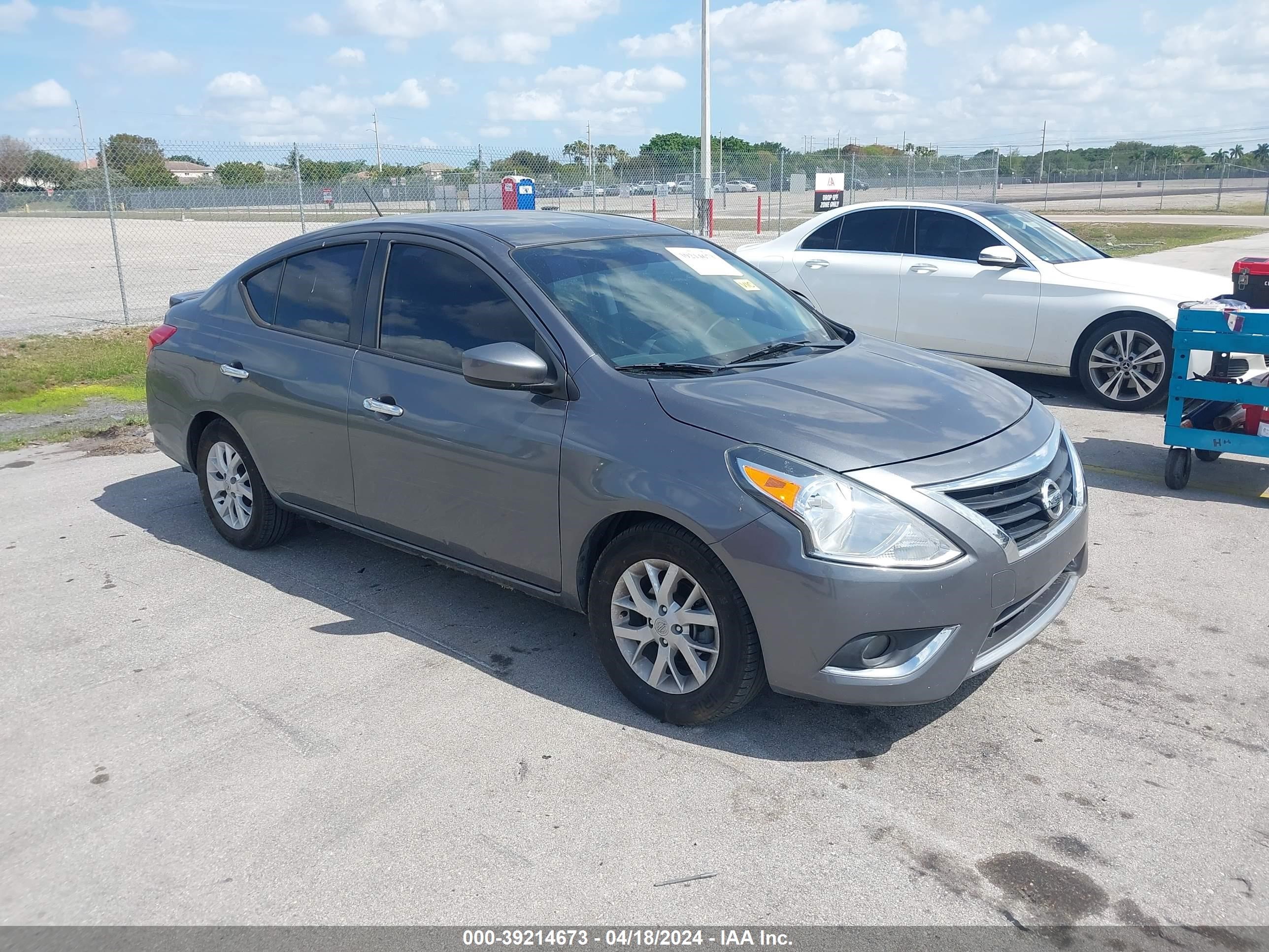 2018 Nissan Versa 1.6 Sv vin: 3N1CN7AP8JL855703