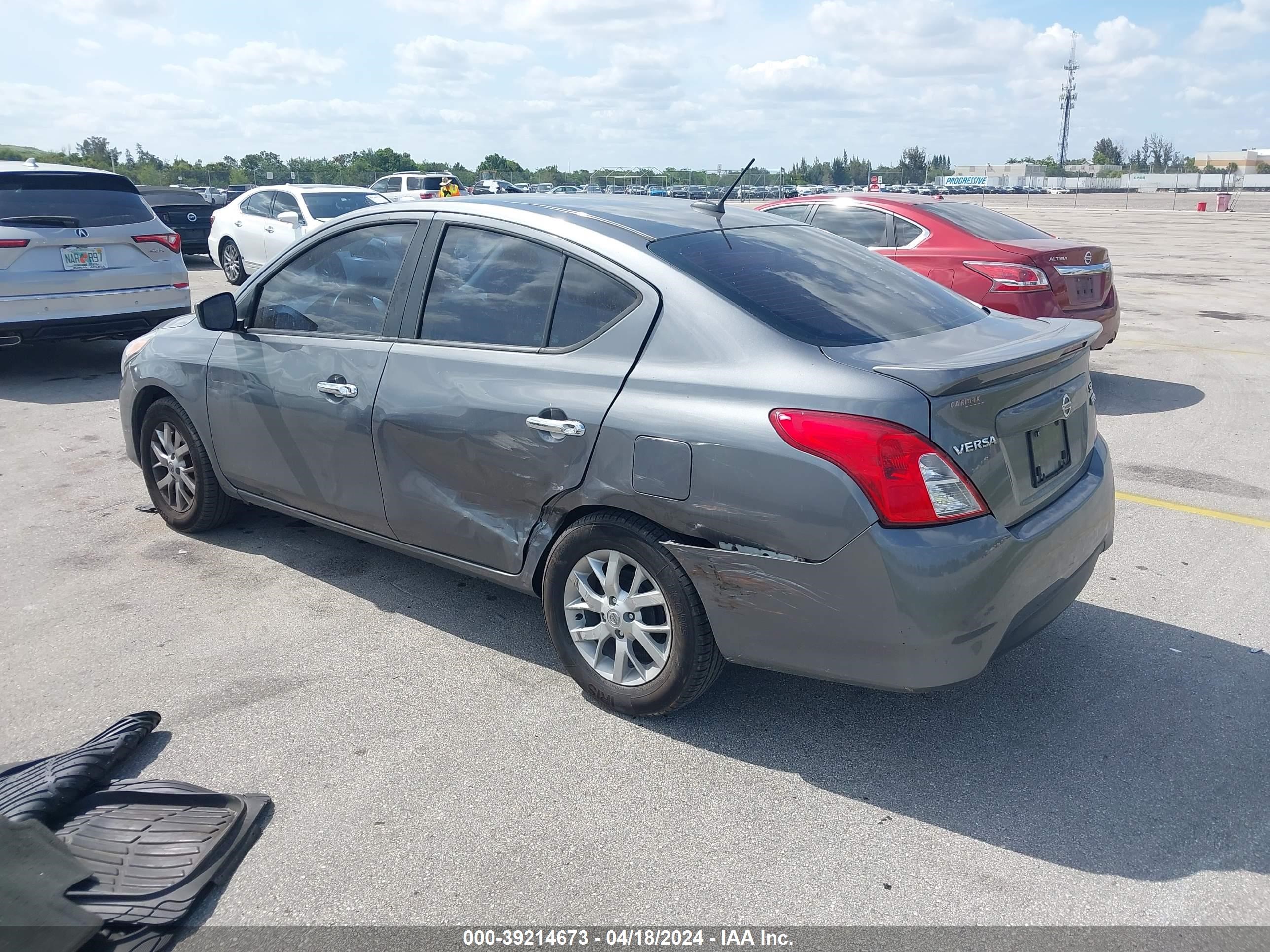 2018 Nissan Versa 1.6 Sv vin: 3N1CN7AP8JL855703