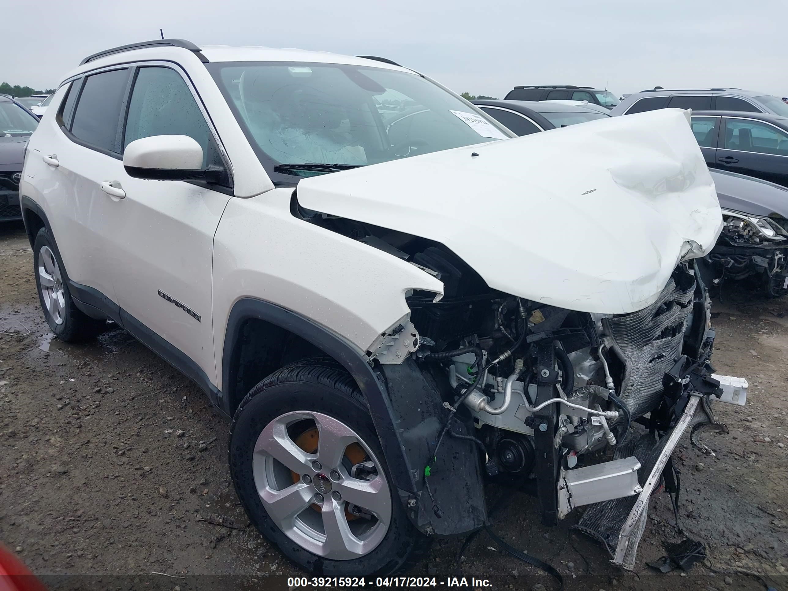 2018 Jeep Compass Latitude 4X4 vin: 3C4NJDBB6JT354733