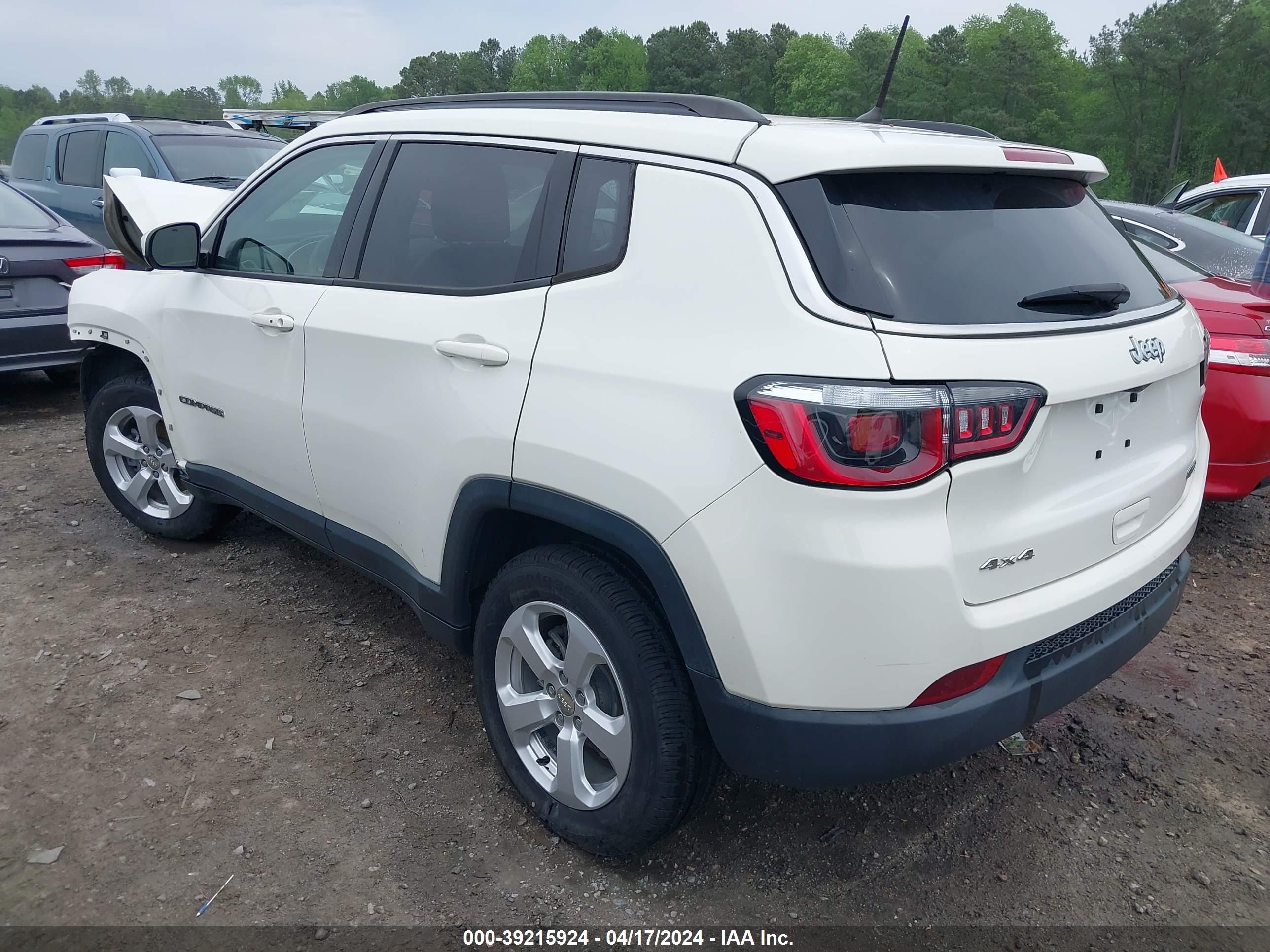 2018 Jeep Compass Latitude 4X4 vin: 3C4NJDBB6JT354733