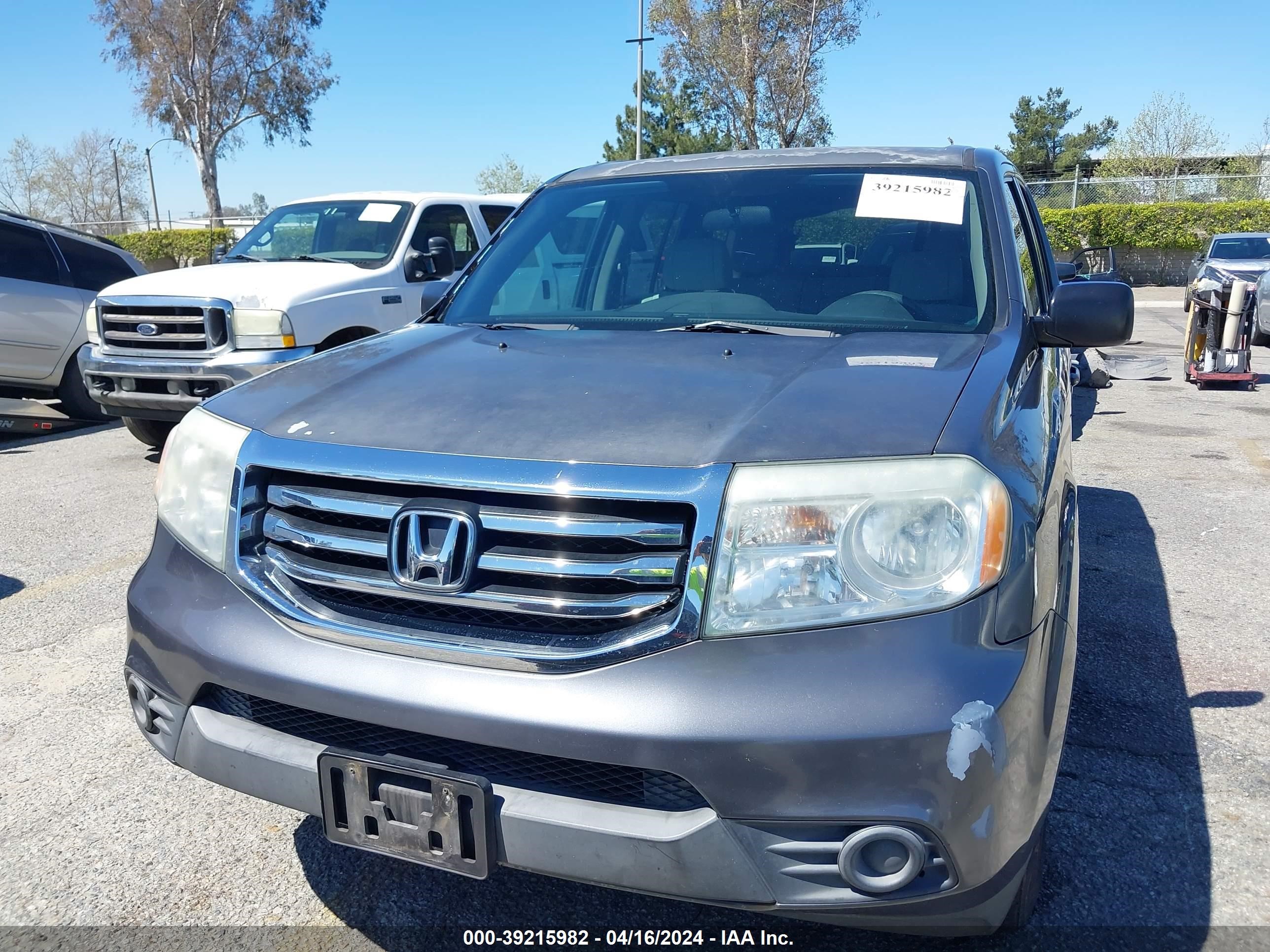 2013 Honda Pilot Lx vin: 5FNYF3H26DB031043