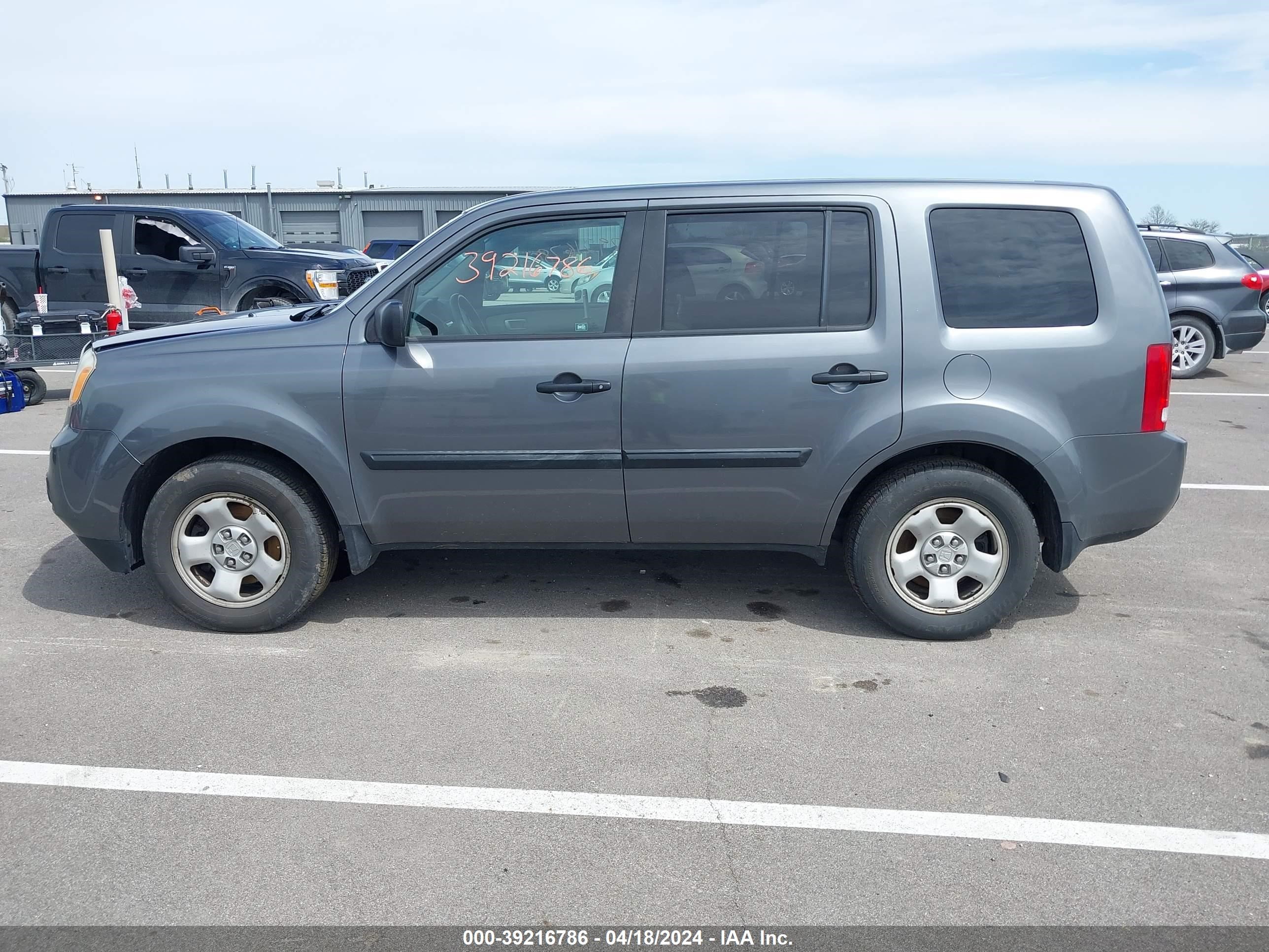 2012 Honda Pilot Lx vin: 5FNYF4H29CB015360