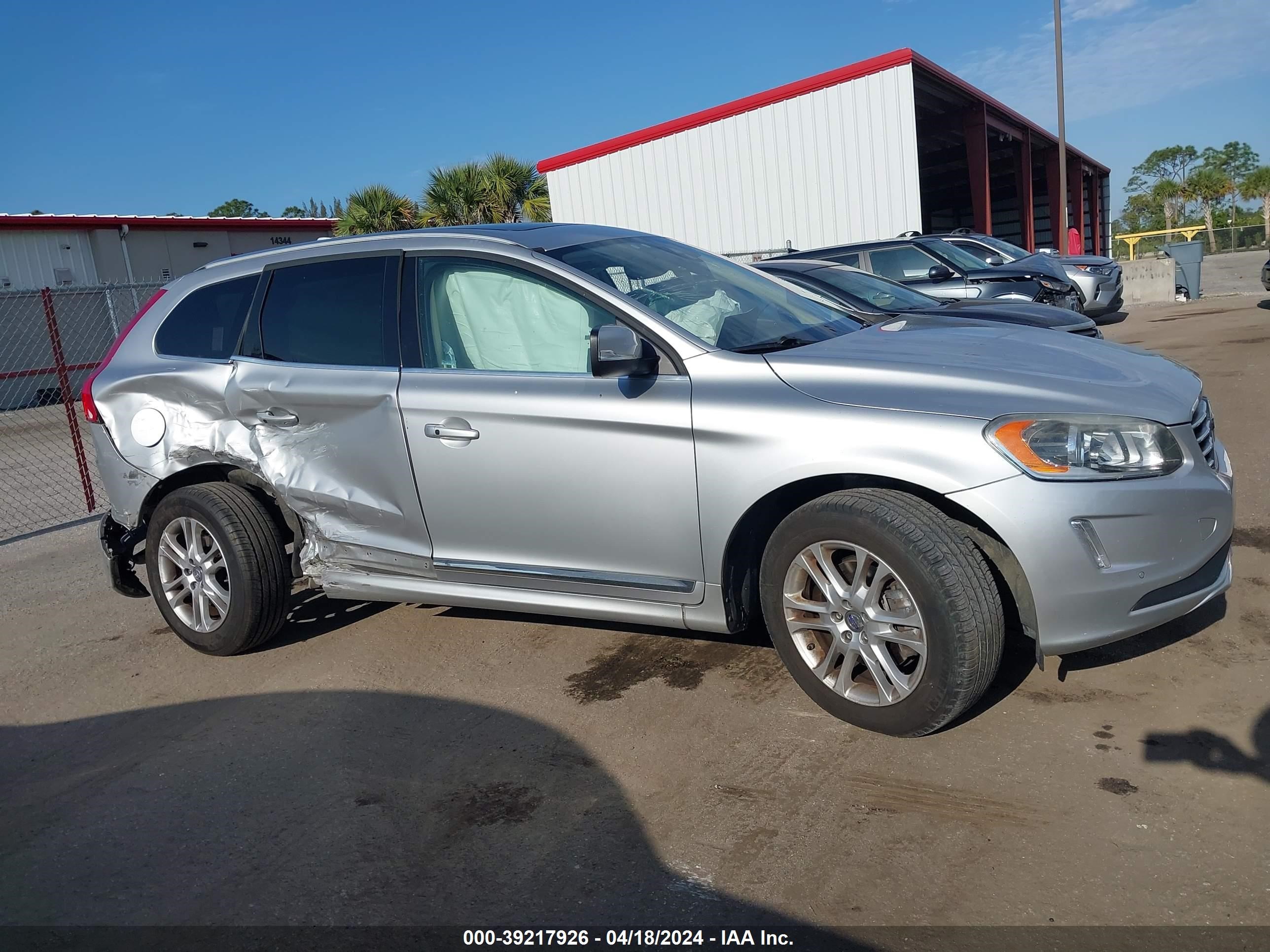 2015 Volvo Xc60 T5 Premier vin: YV440MDK2F2683737