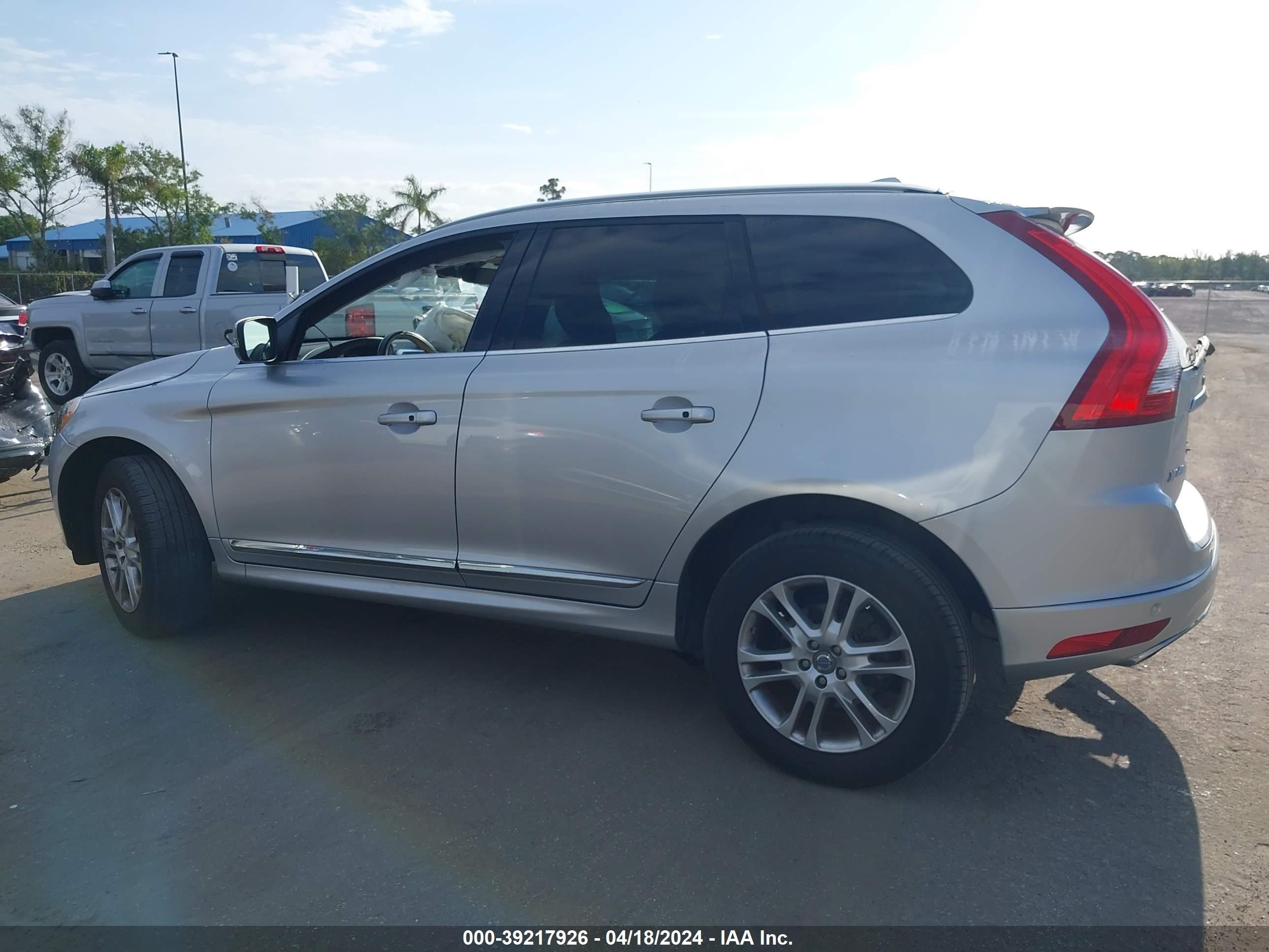 2015 Volvo Xc60 T5 Premier vin: YV440MDK2F2683737