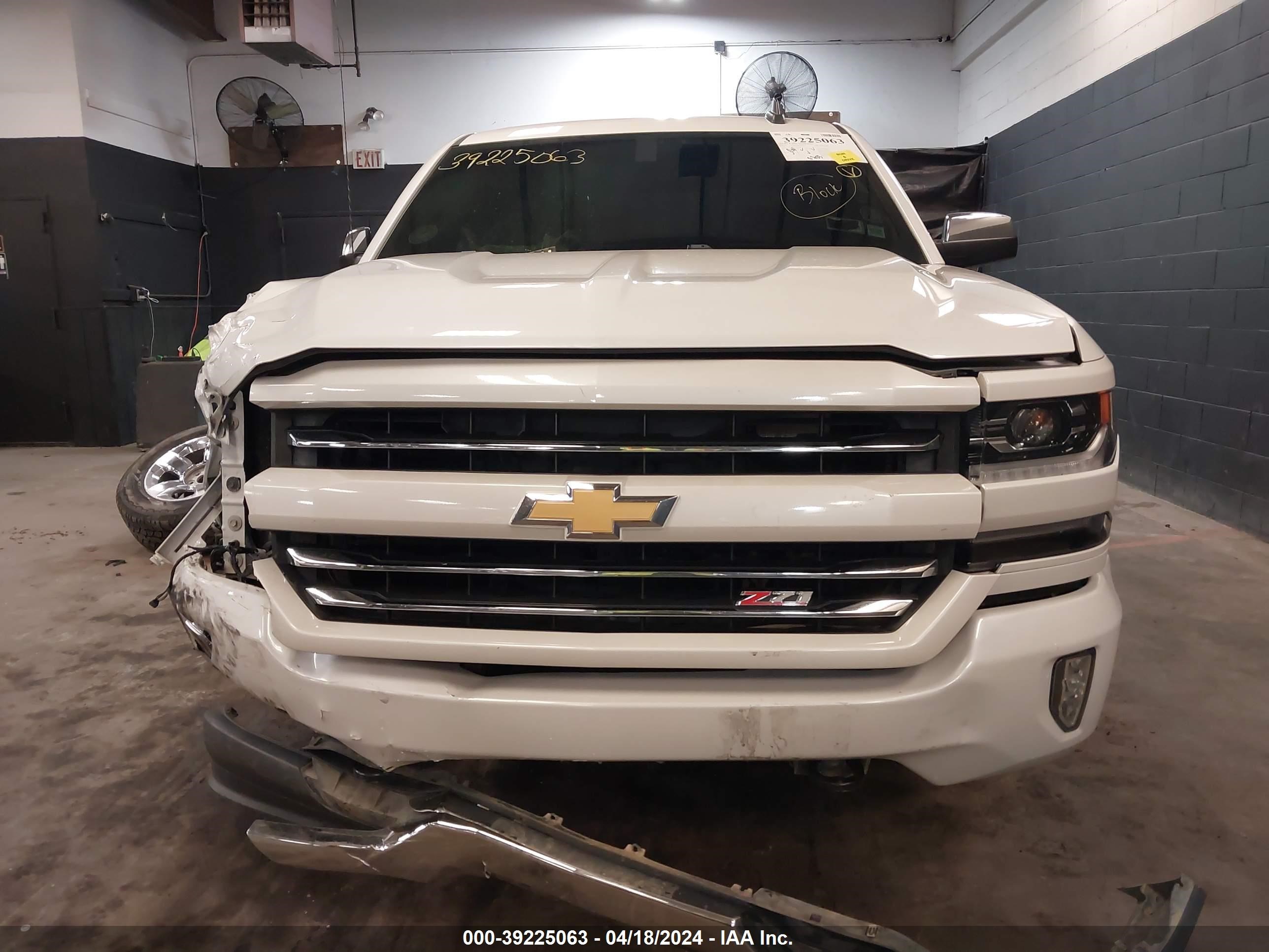 2018 Chevrolet Silverado 1500 2Lz vin: 3GCUKSEJ5JG454511