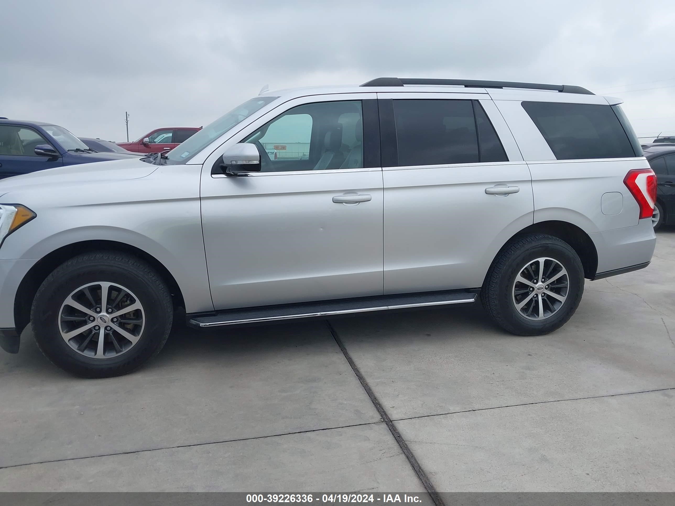 2018 Ford Expedition Xlt vin: 1FMJU1HT9JEA29090