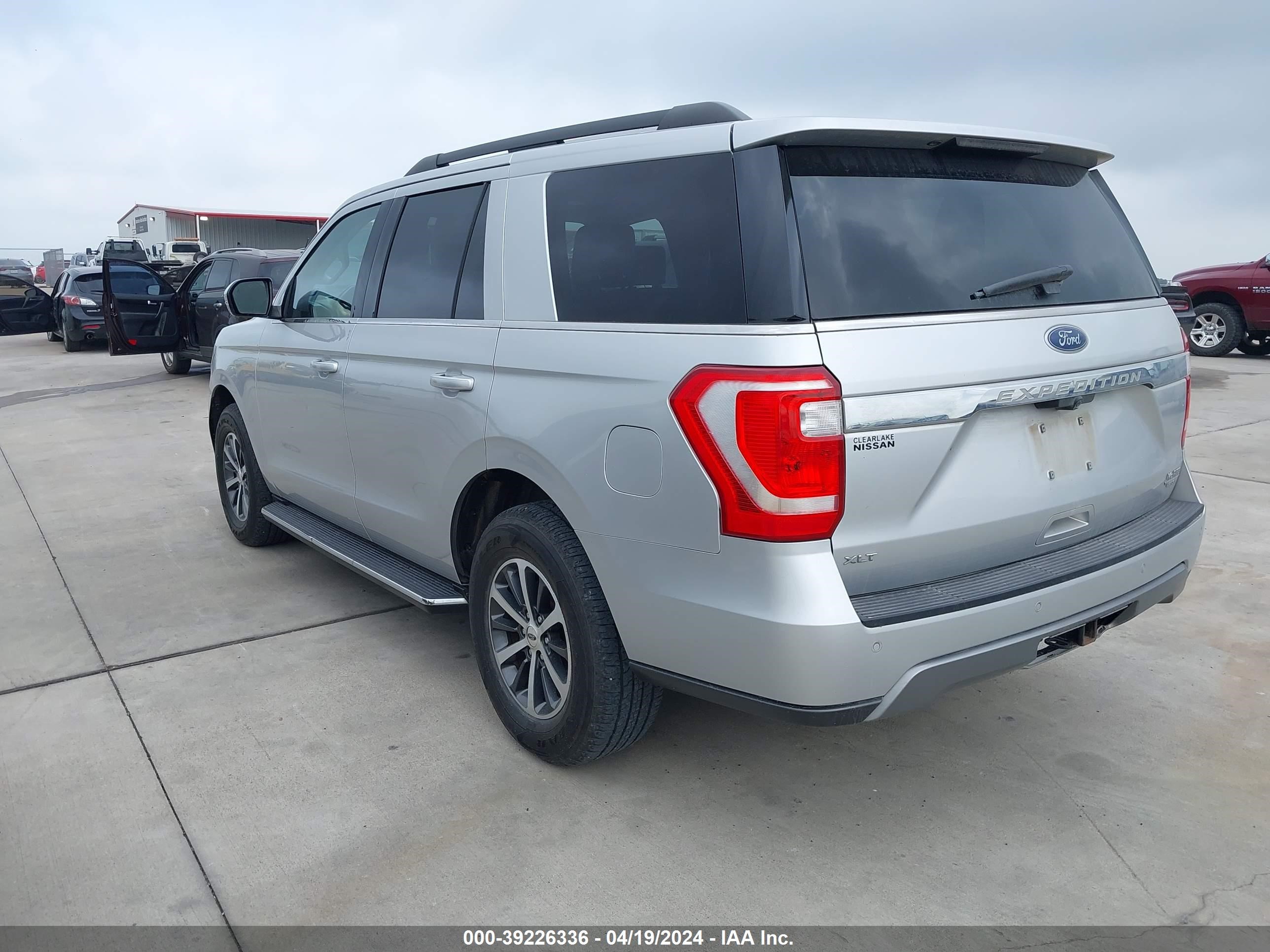 2018 Ford Expedition Xlt vin: 1FMJU1HT9JEA29090