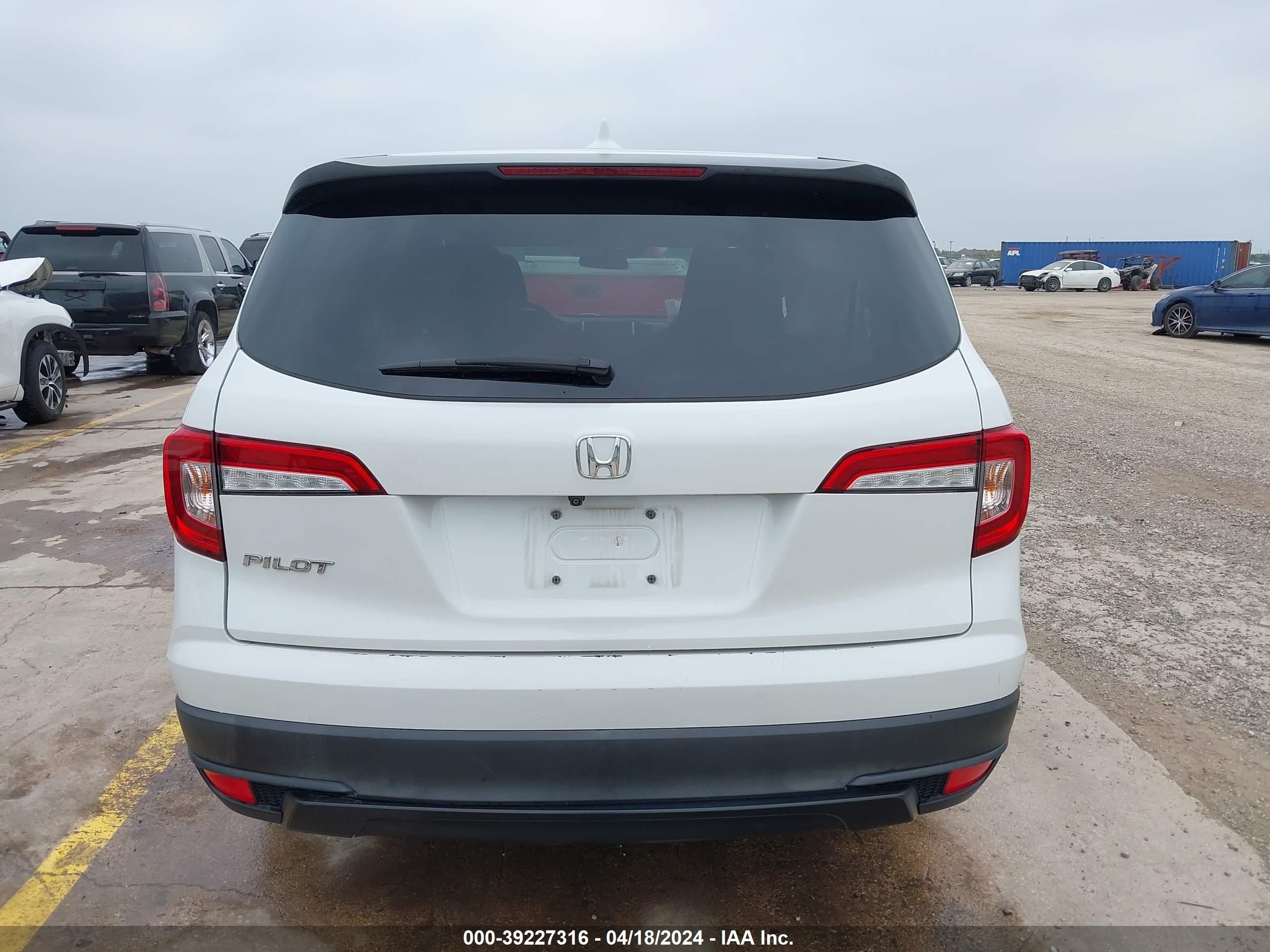 2020 Honda Pilot 2Wd Lx vin: 5FNYF5H18LB008056