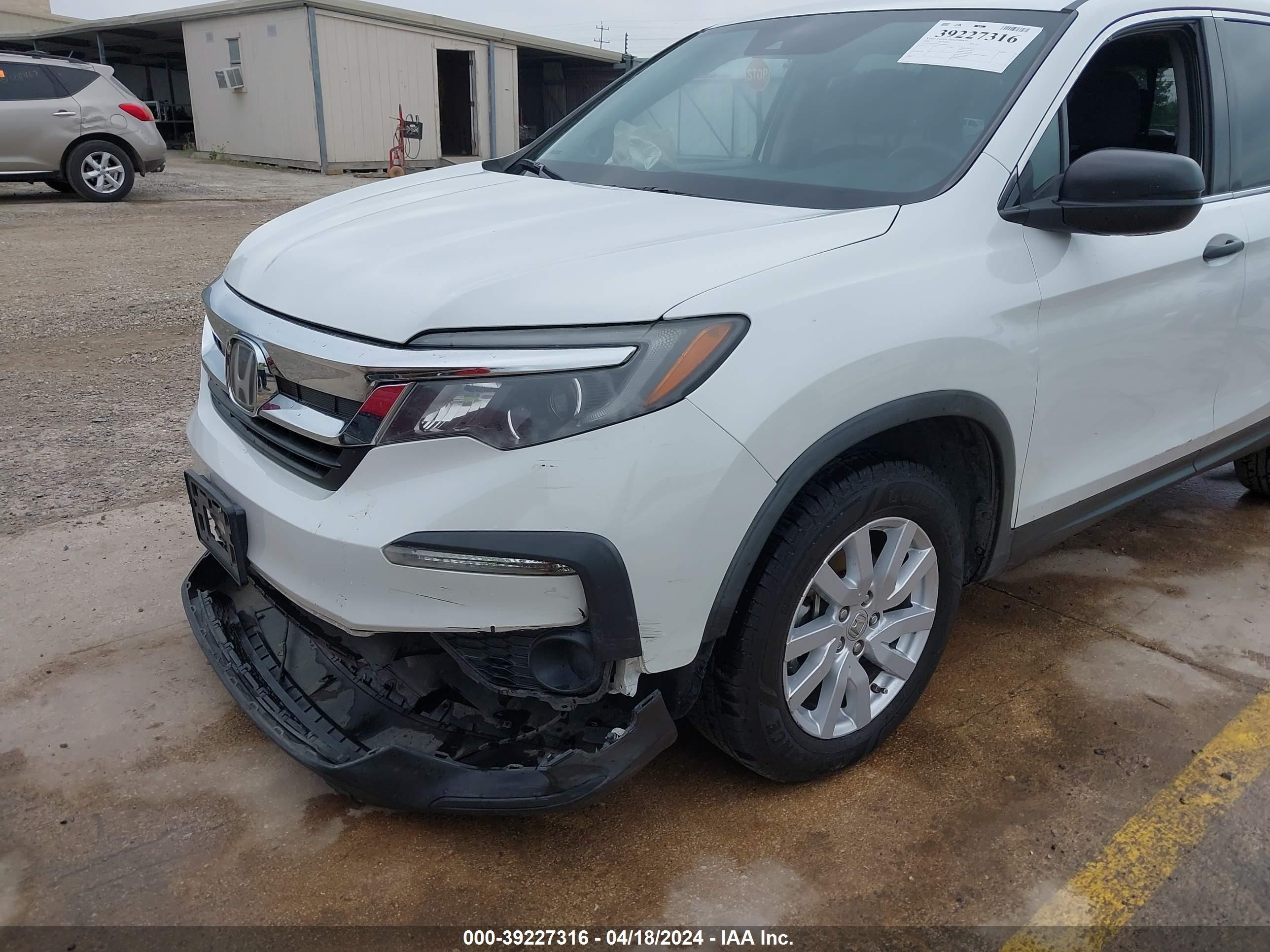 2020 Honda Pilot 2Wd Lx vin: 5FNYF5H18LB008056