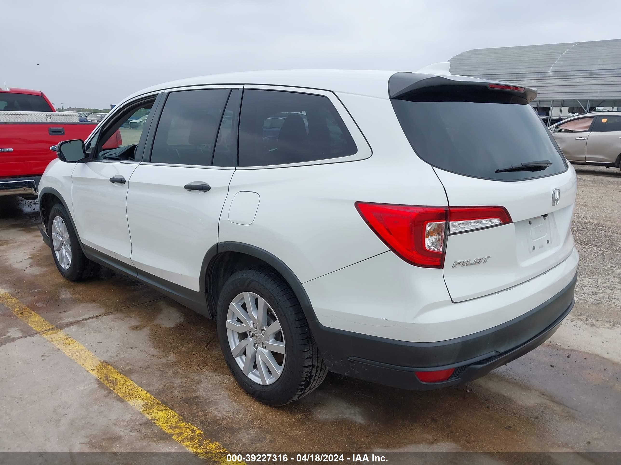 2020 Honda Pilot 2Wd Lx vin: 5FNYF5H18LB008056