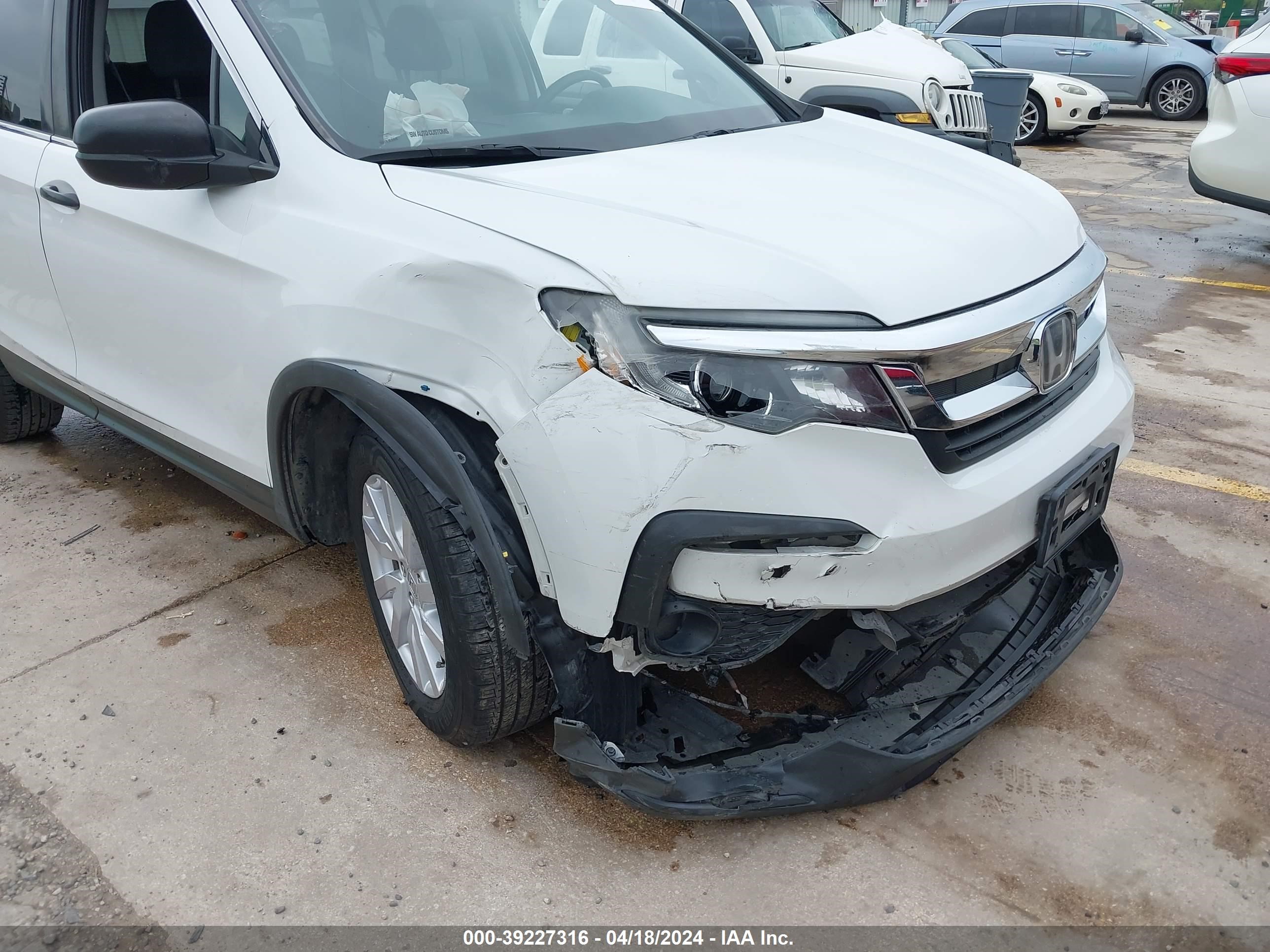 2020 Honda Pilot 2Wd Lx vin: 5FNYF5H18LB008056