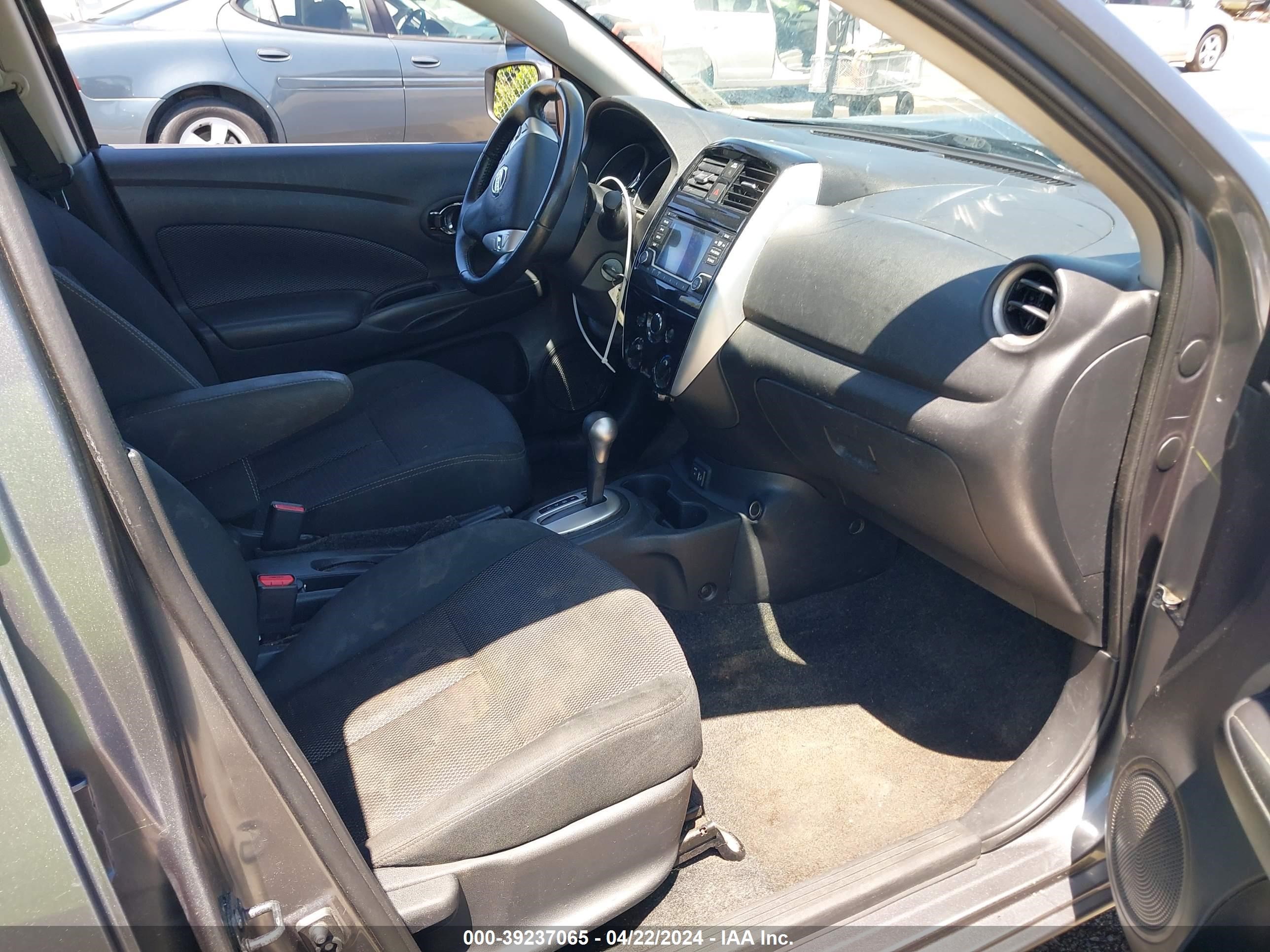 2018 Nissan Versa 1.6 Sv vin: 3N1CN7AP3JL859903